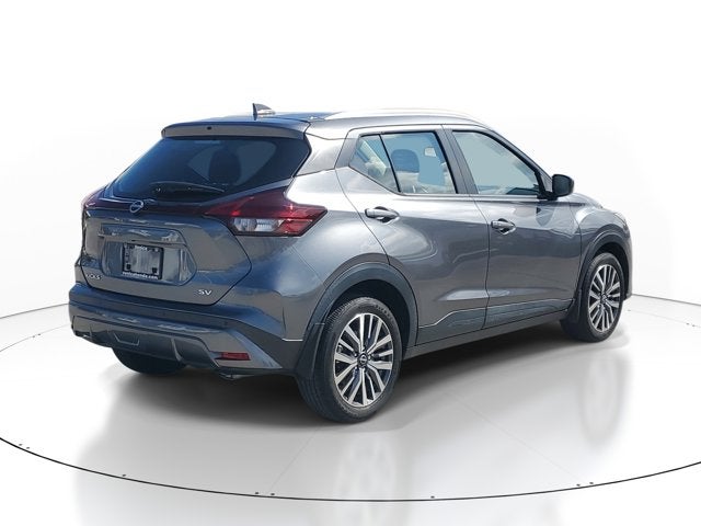 2022 Nissan Kicks SV