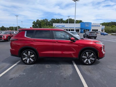 2025 Mitsubishi Outlander SE