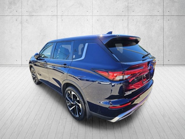 2023 Mitsubishi Outlander SE