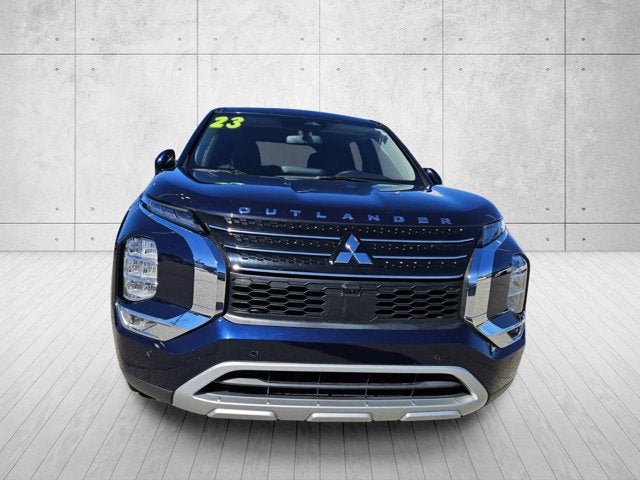 2023 Mitsubishi Outlander SE