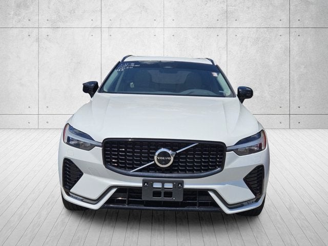 2023 Volvo XC60 Plus Dark Theme