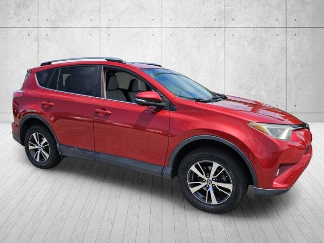2017 Toyota RAV4 XLE's photo