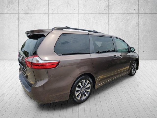 2019 Toyota Sienna XLE Auto Access Seat