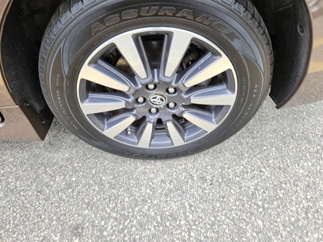 2019 Toyota Sienna XLE Auto Access Seat