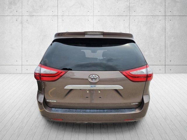2019 Toyota Sienna XLE Auto Access Seat