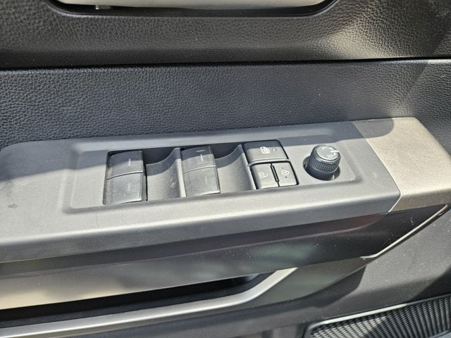 2023 Toyota Tundra 4WD SR5