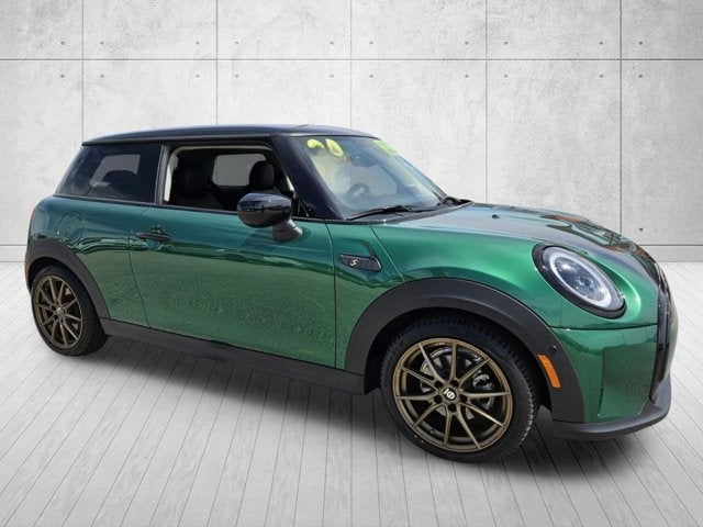 2024 MINI Hardtop Cooper SE's photo