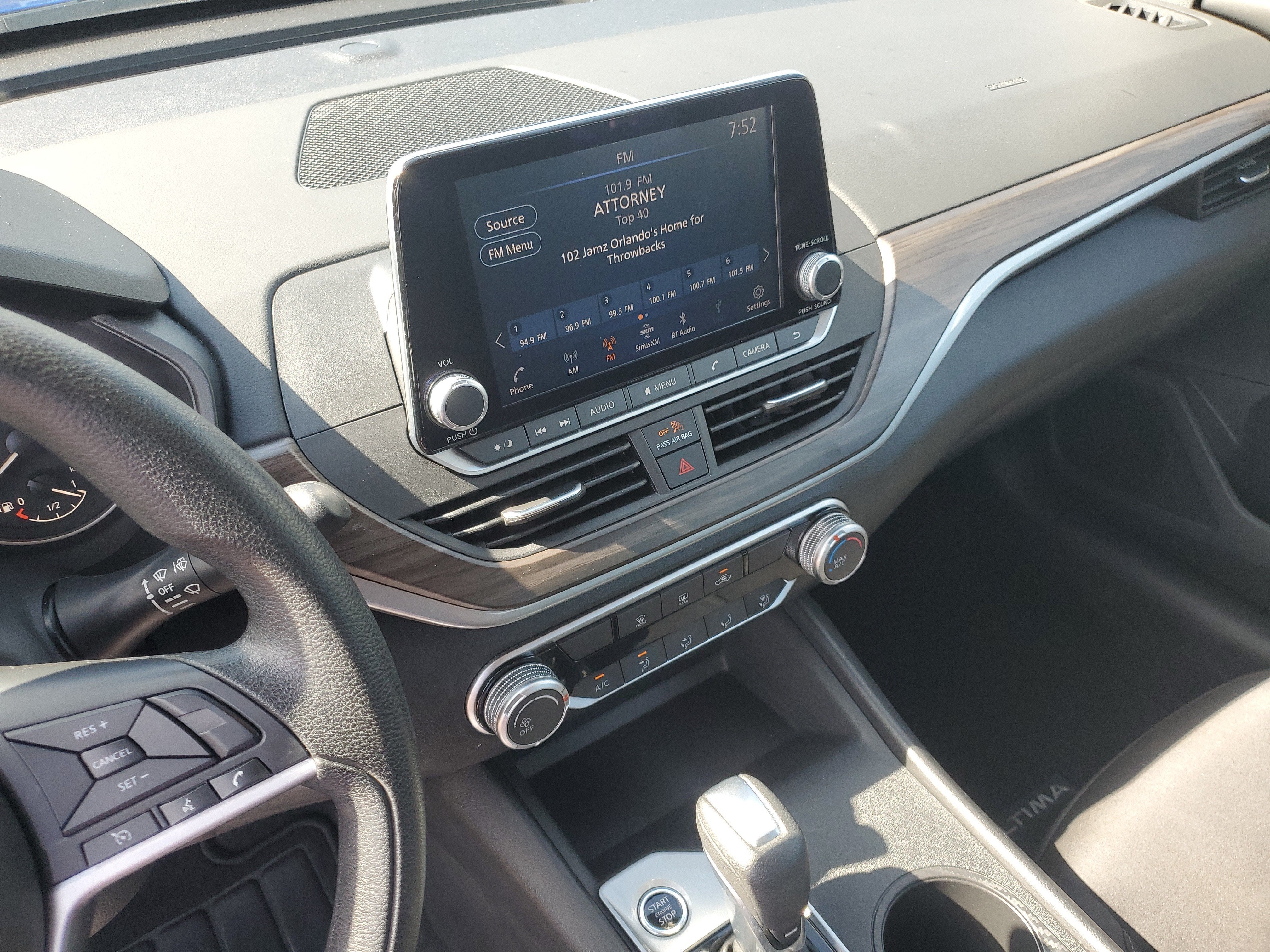 2025 Nissan Altima SV