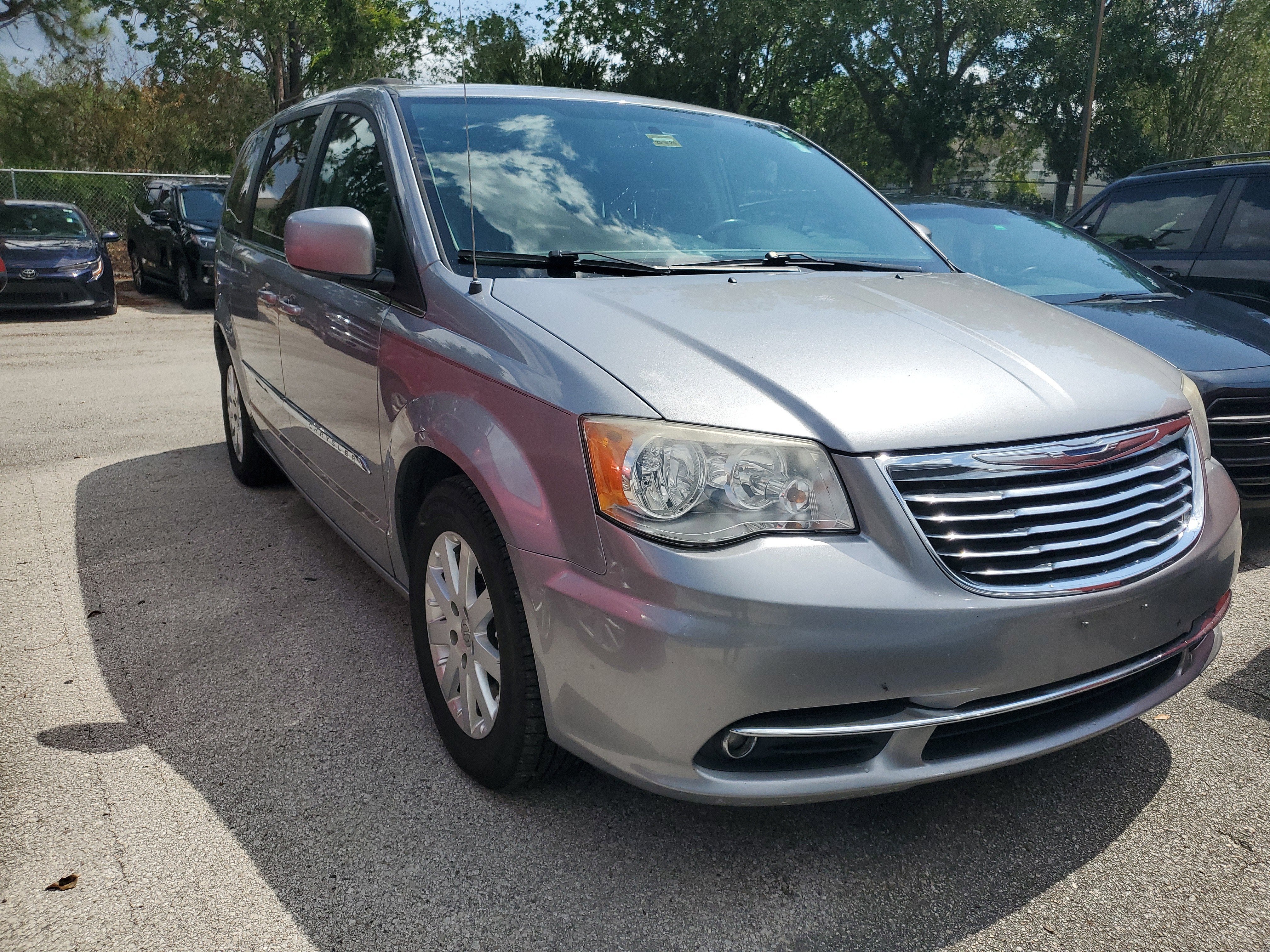 2014 Chrysler Town & Country Touring