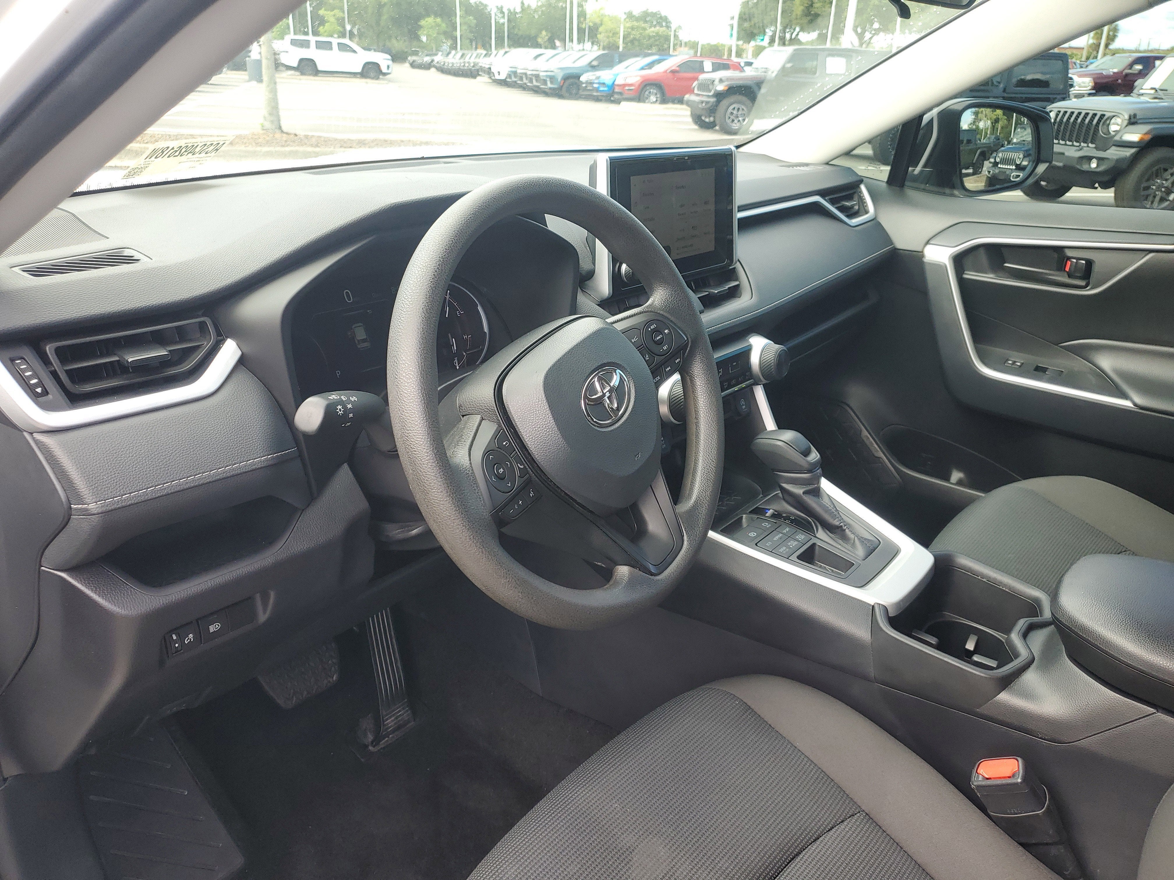 2025 Toyota RAV4 LE