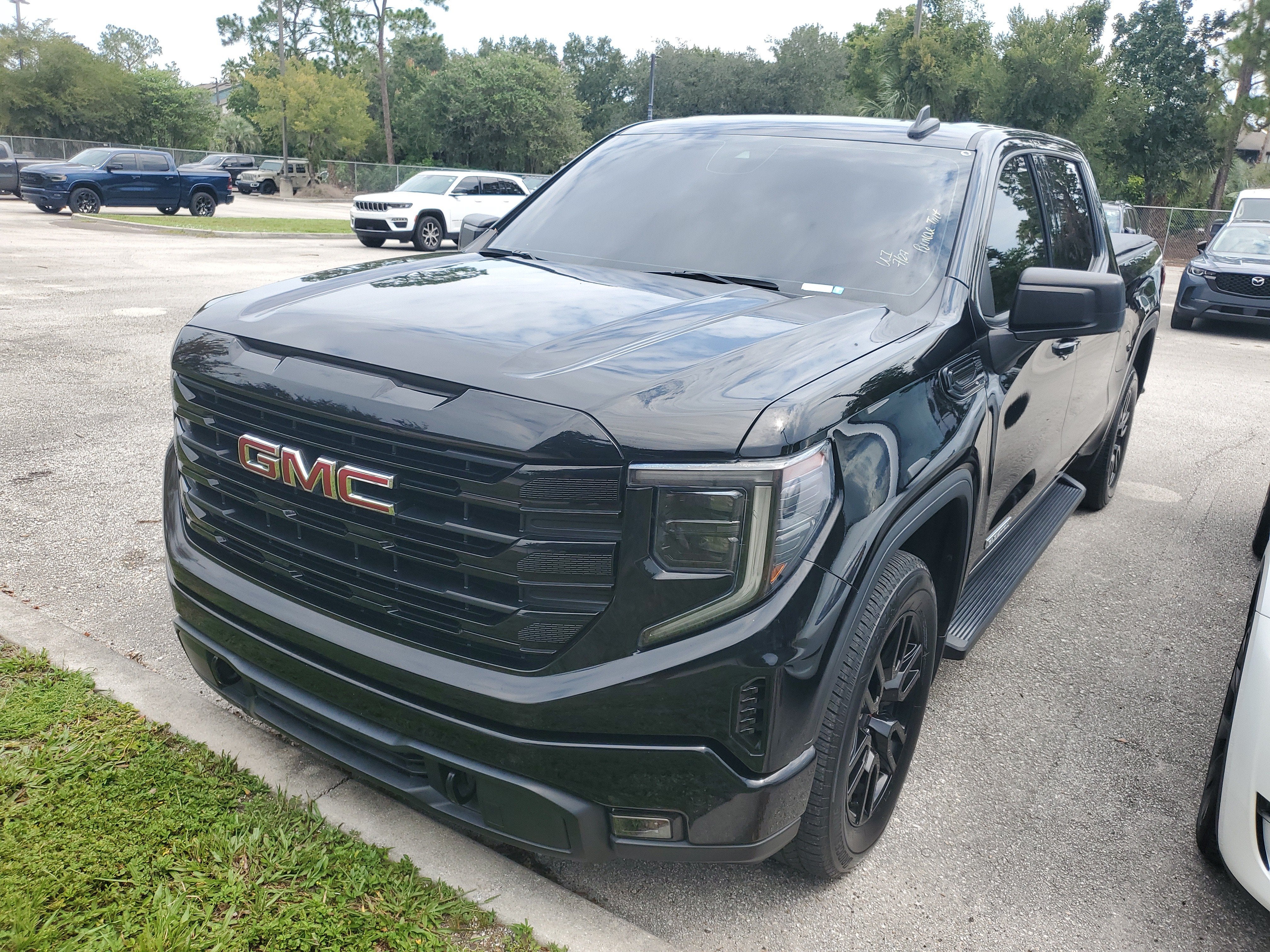 2023 GMC Sierra 1500 Elevation