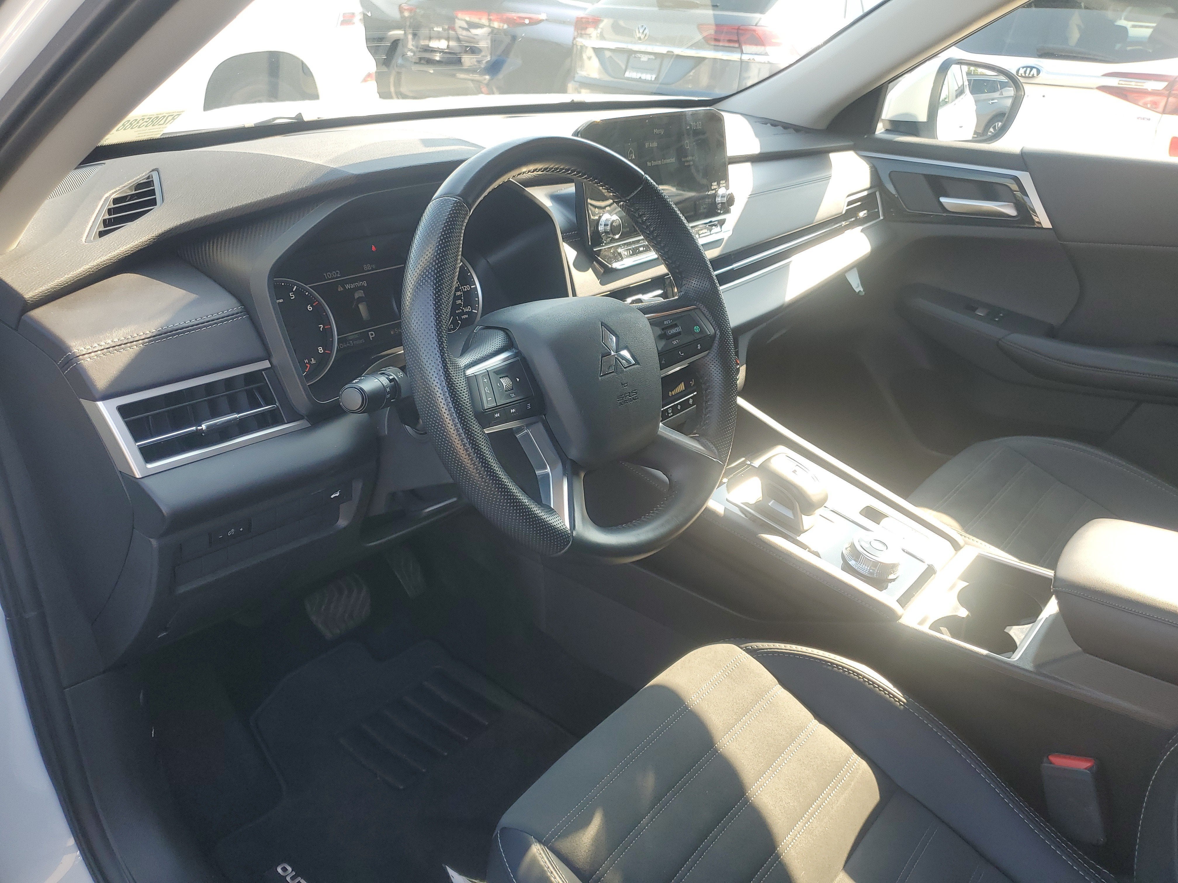 2024 Mitsubishi Outlander SE
