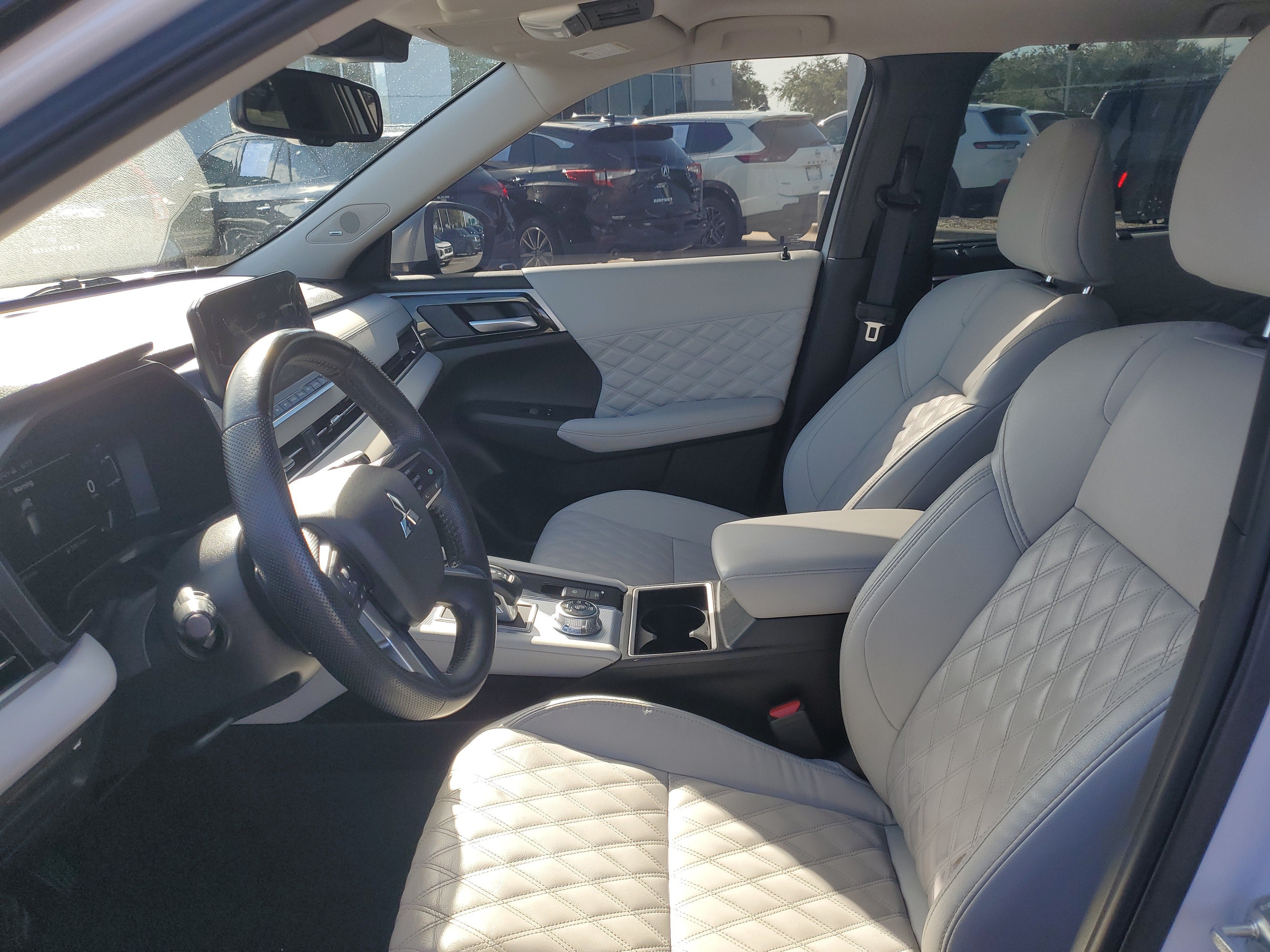 2023 Mitsubishi Outlander SEL