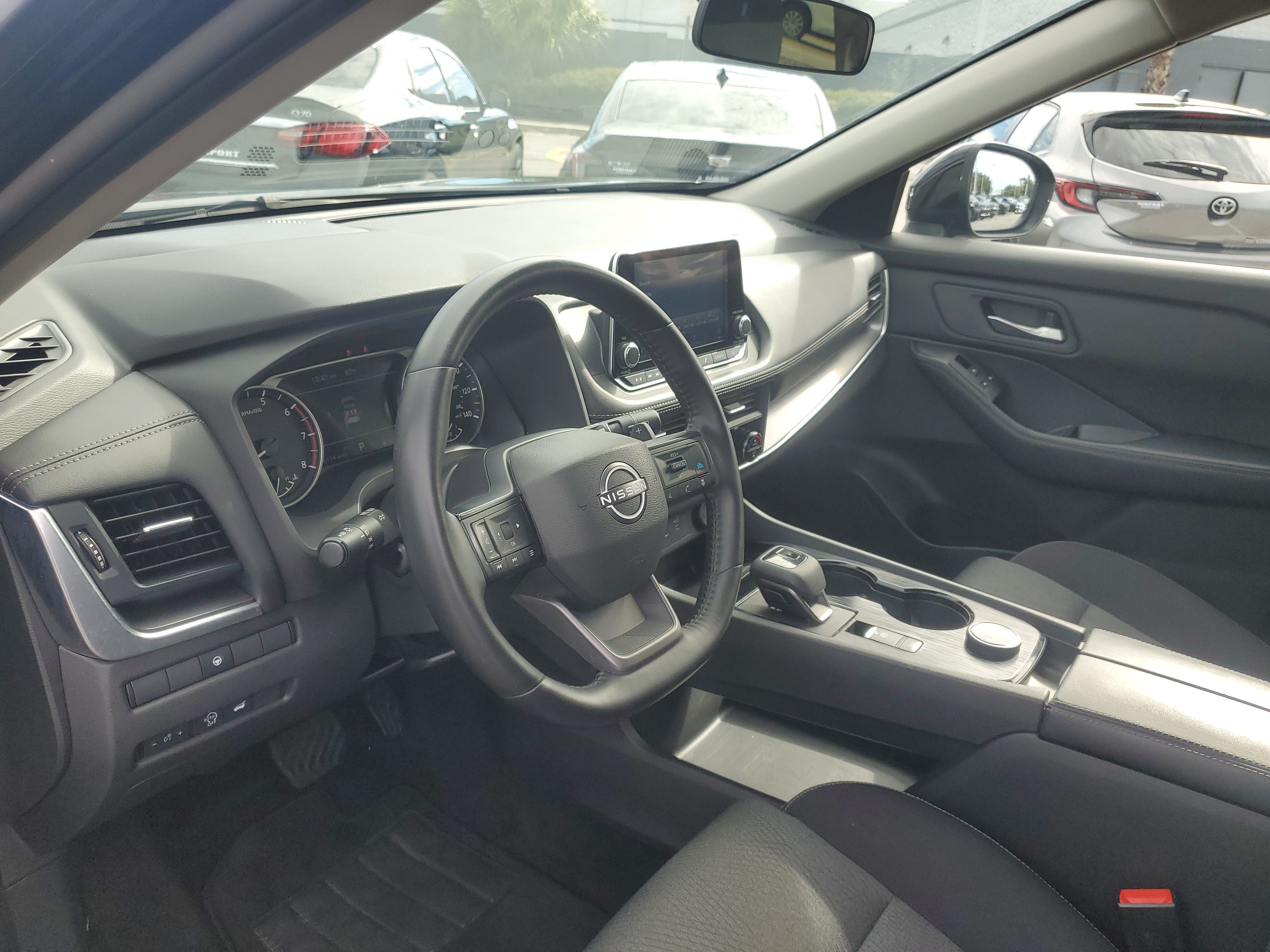 2025 Nissan Rogue SV