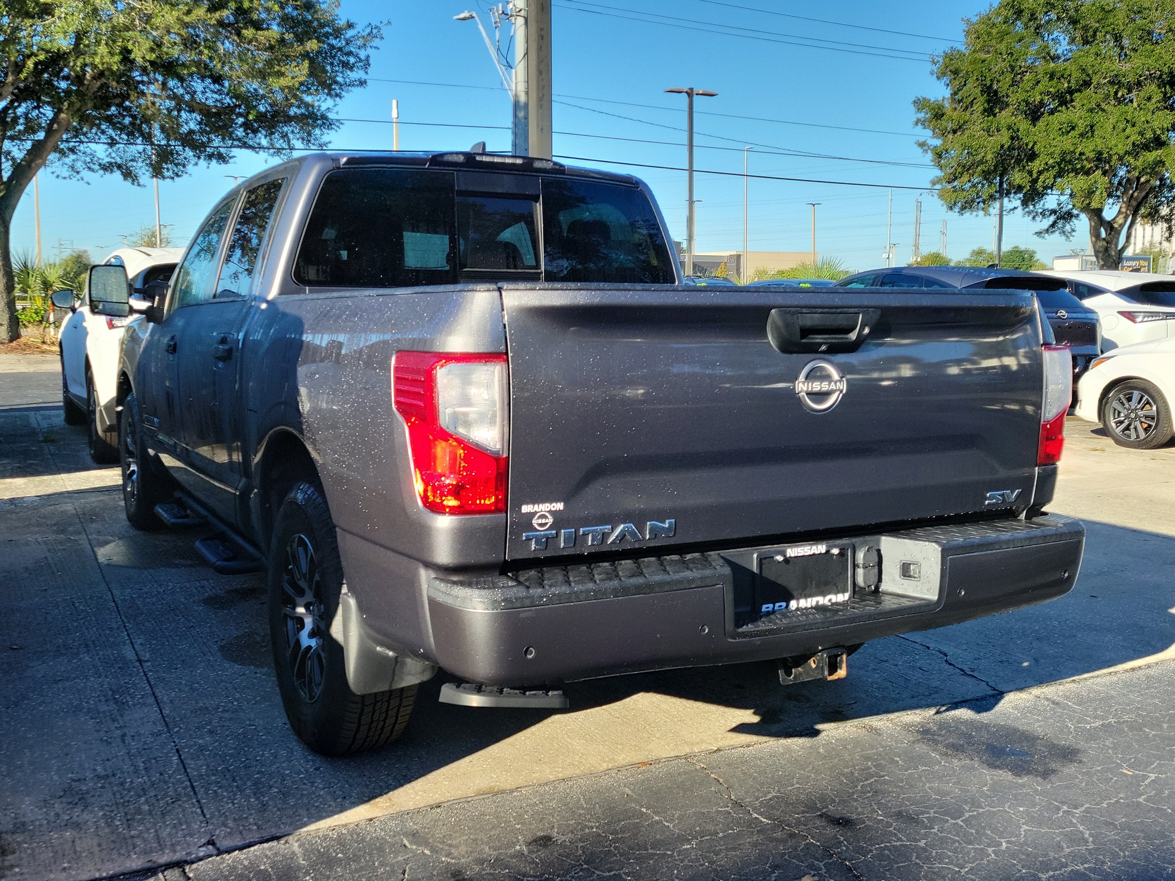 2023 Nissan Titan SV