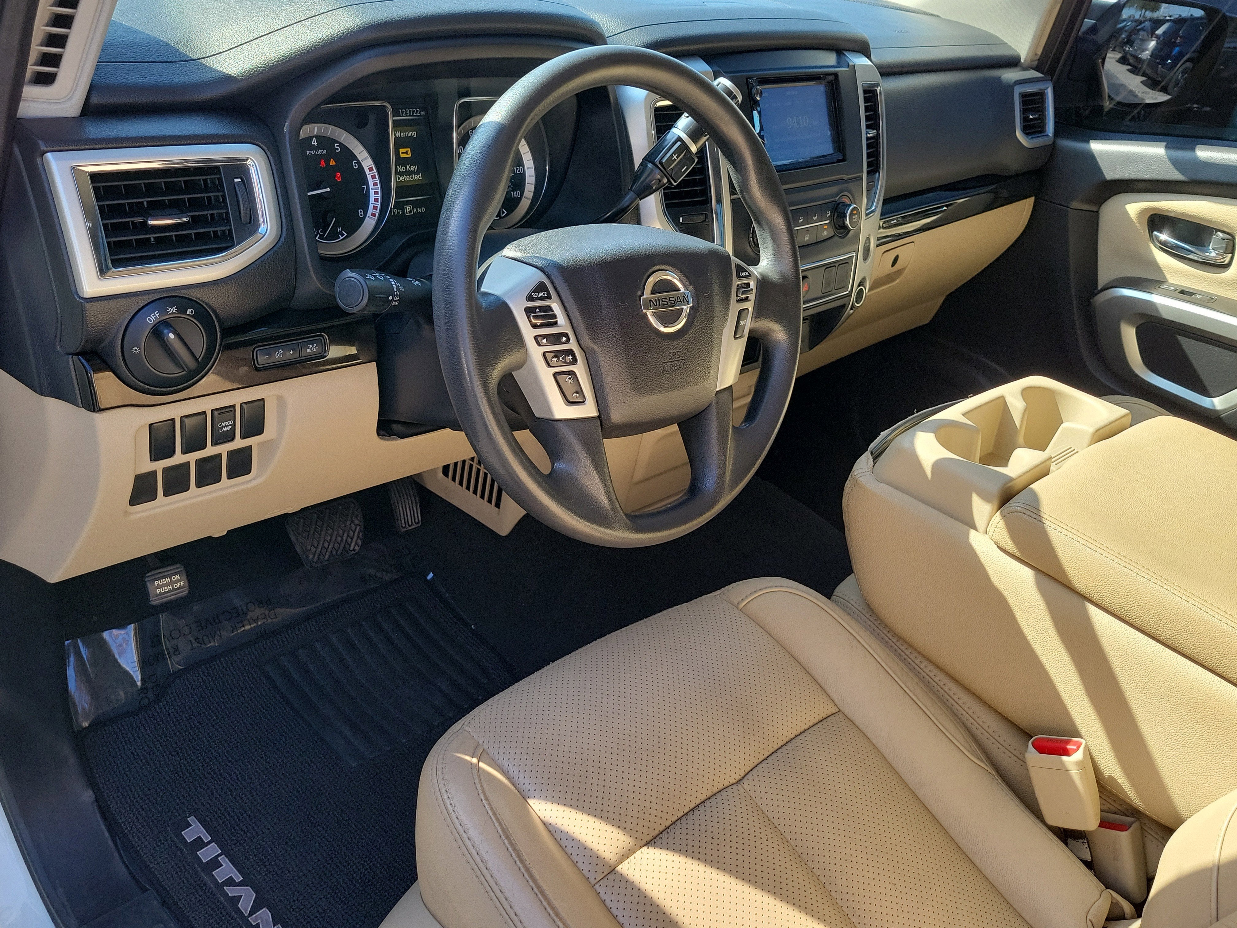 2017 Nissan Titan SV
