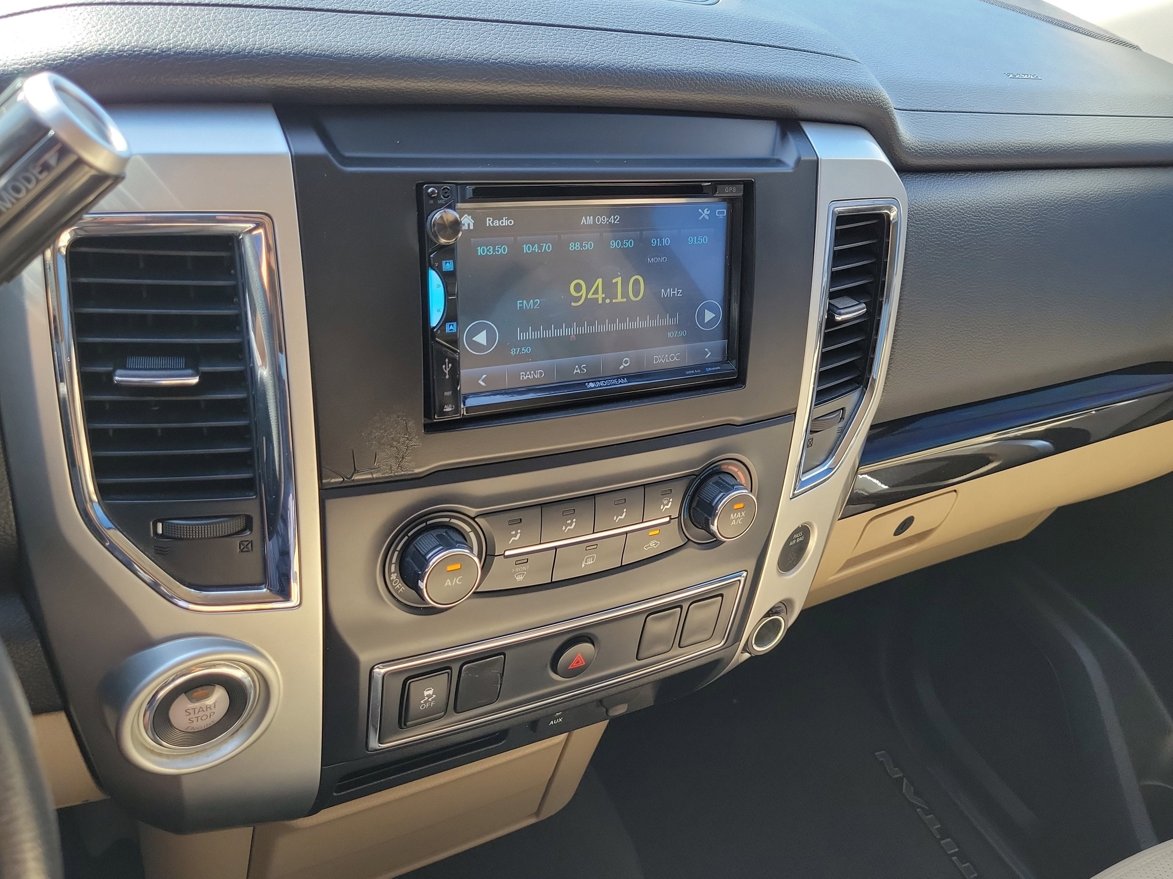 2017 Nissan Titan SV