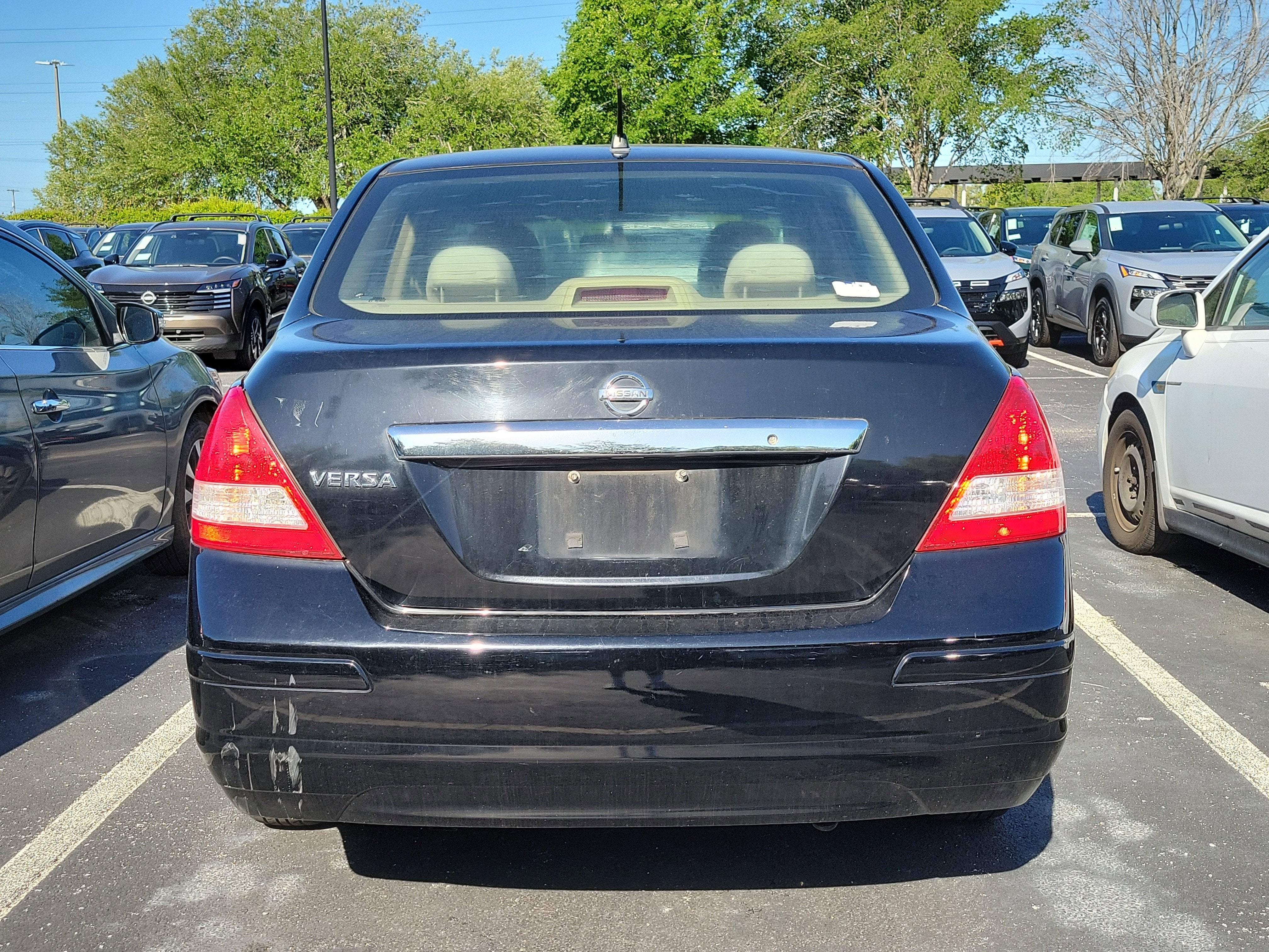 2009 Nissan Versa 1.8 S