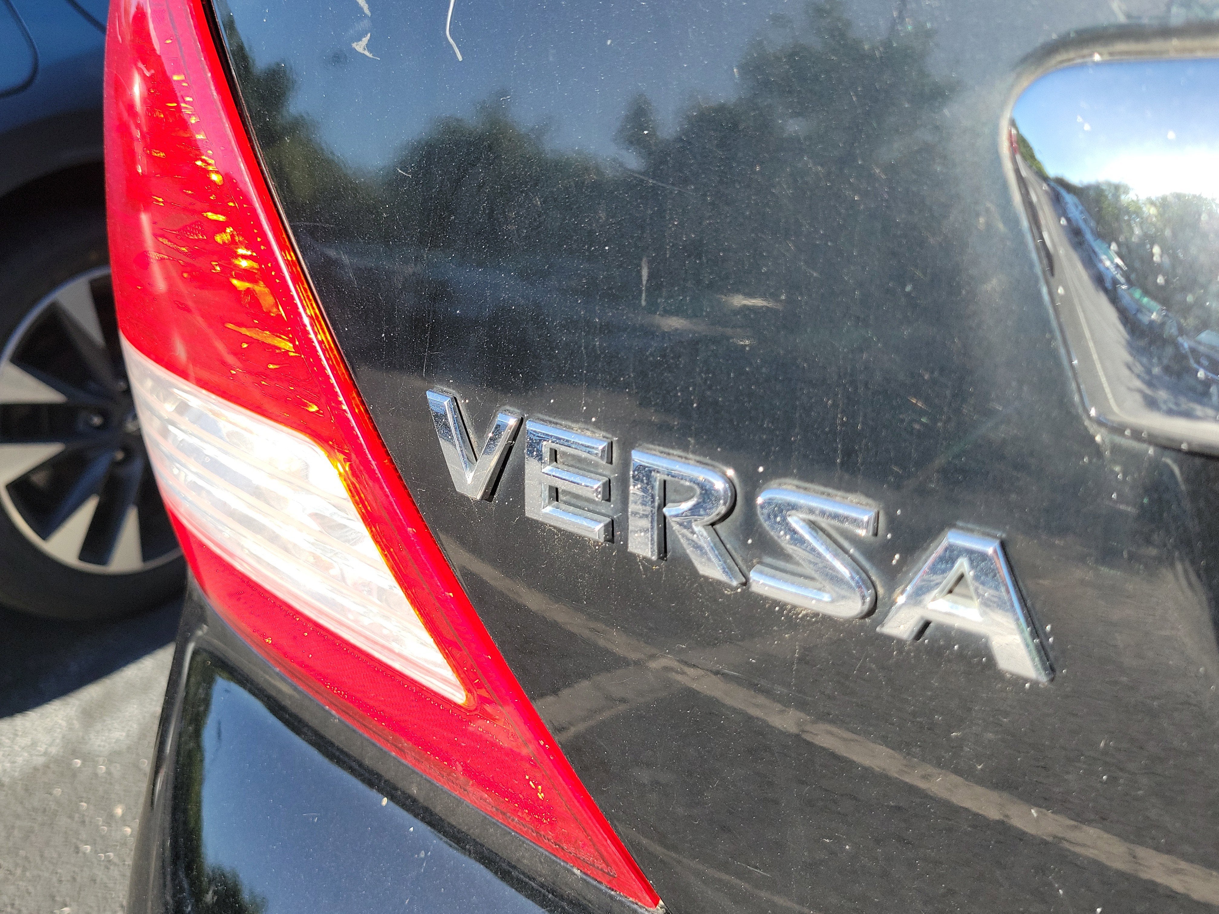 2009 Nissan Versa 1.8 S