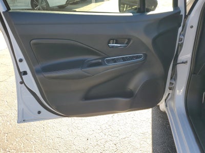 2023 Nissan Versa SR