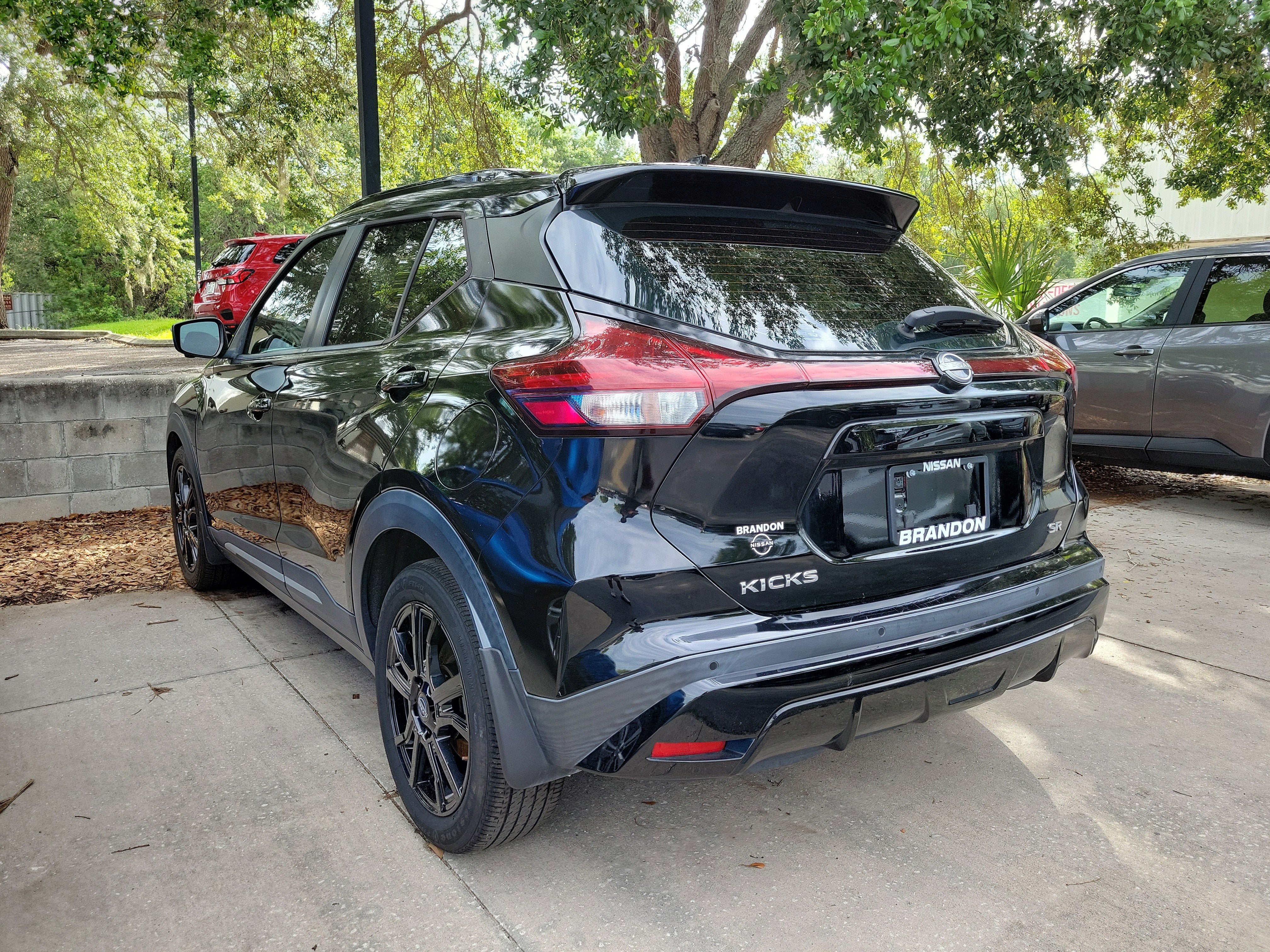 2022 Nissan Kicks SR