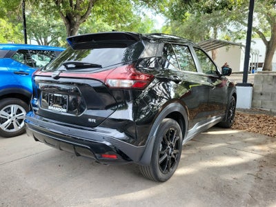 2022 Nissan Kicks SR