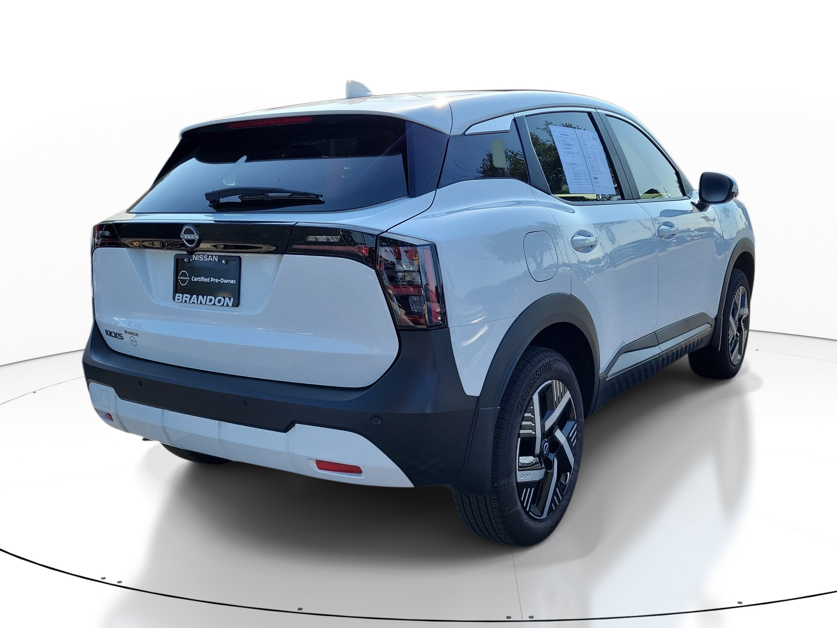 2025 Nissan Kicks SV