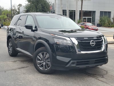 2025 Nissan Pathfinder S