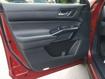 2022 Nissan Pathfinder SV