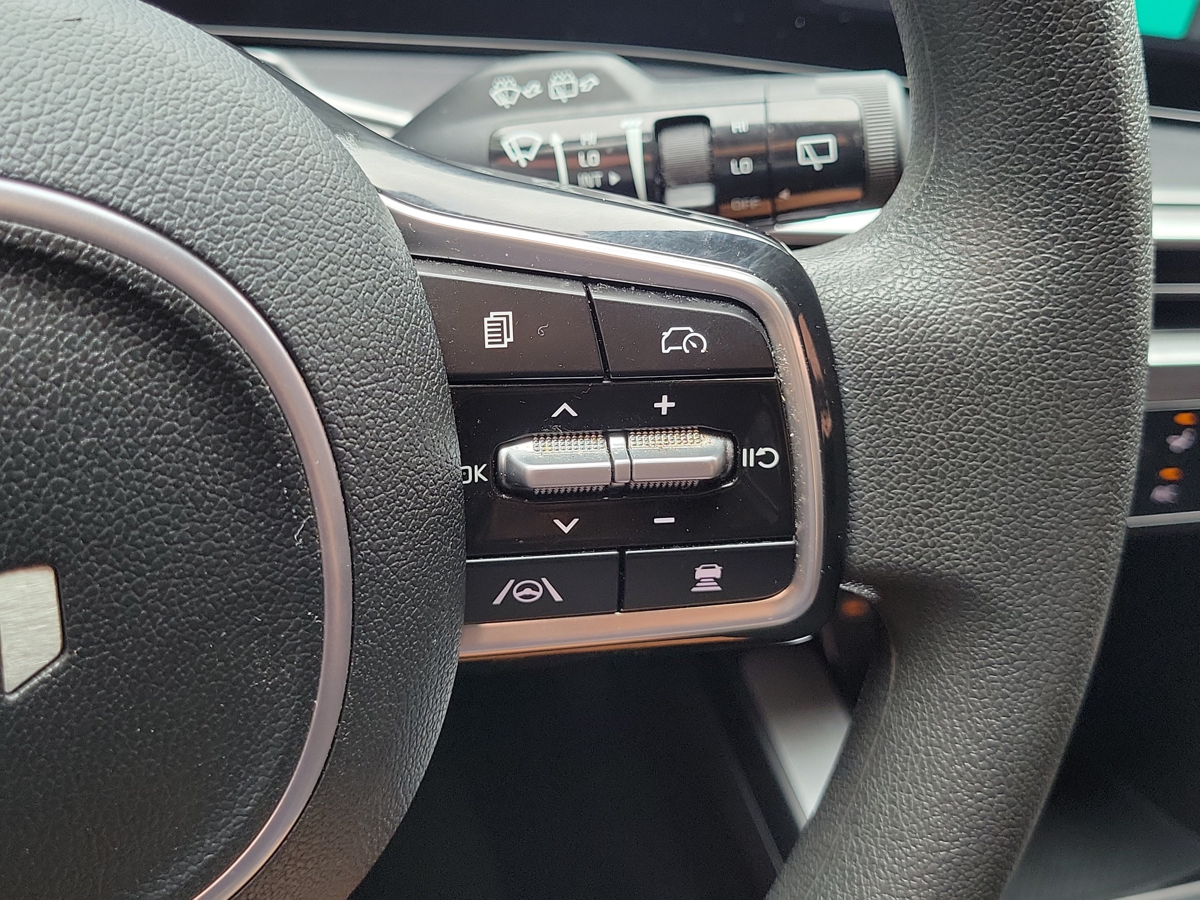 2024 Kia Sorento LX