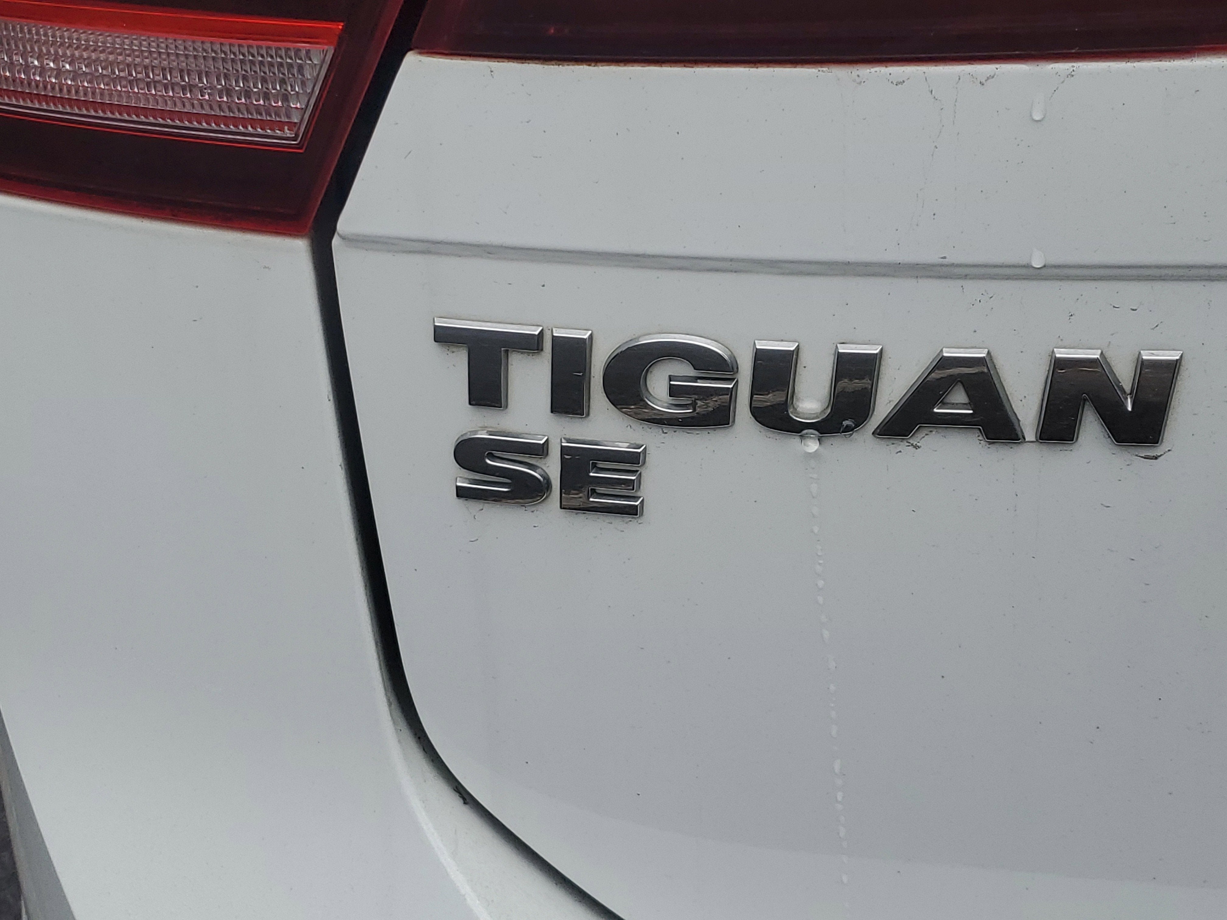 2021 Volkswagen Tiguan SE R-Line Black