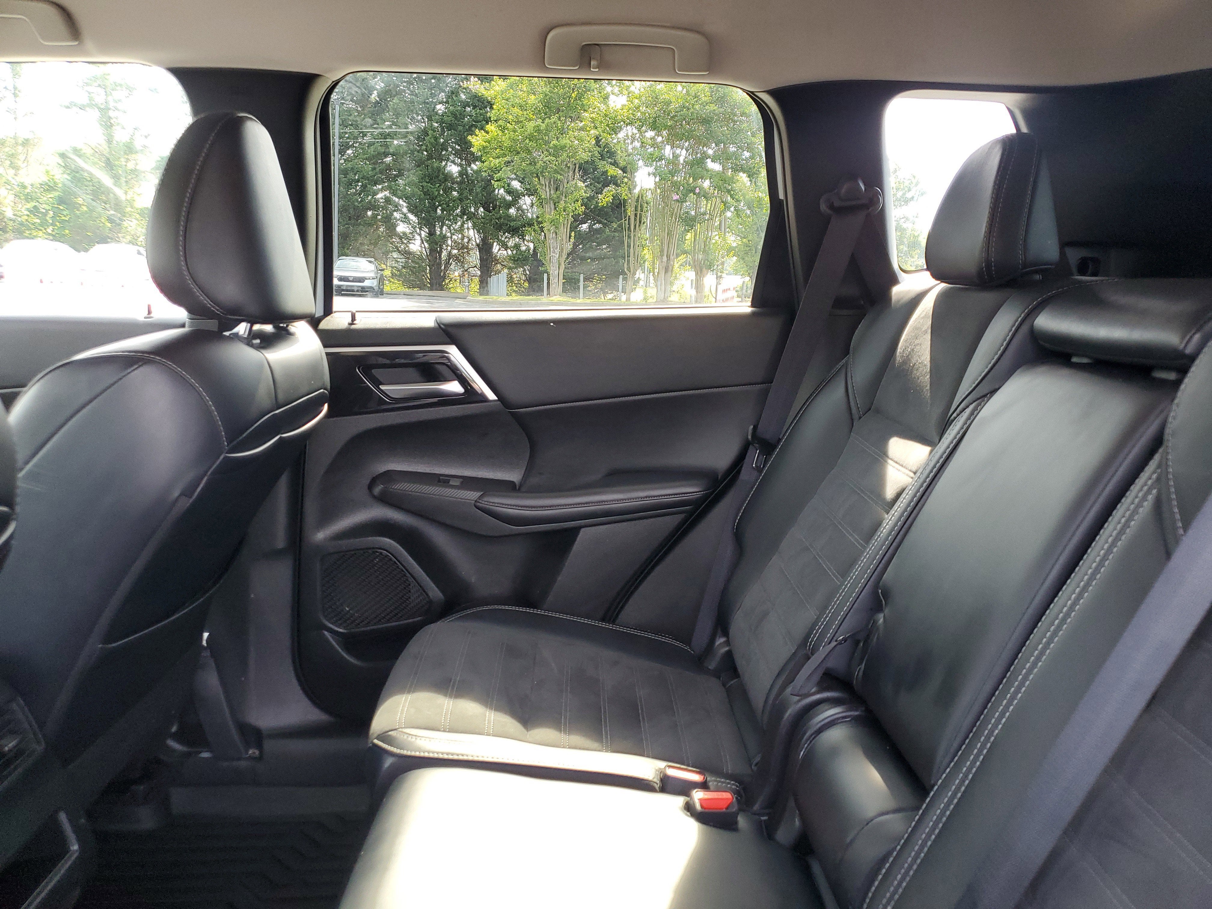 2024 Mitsubishi Outlander SE