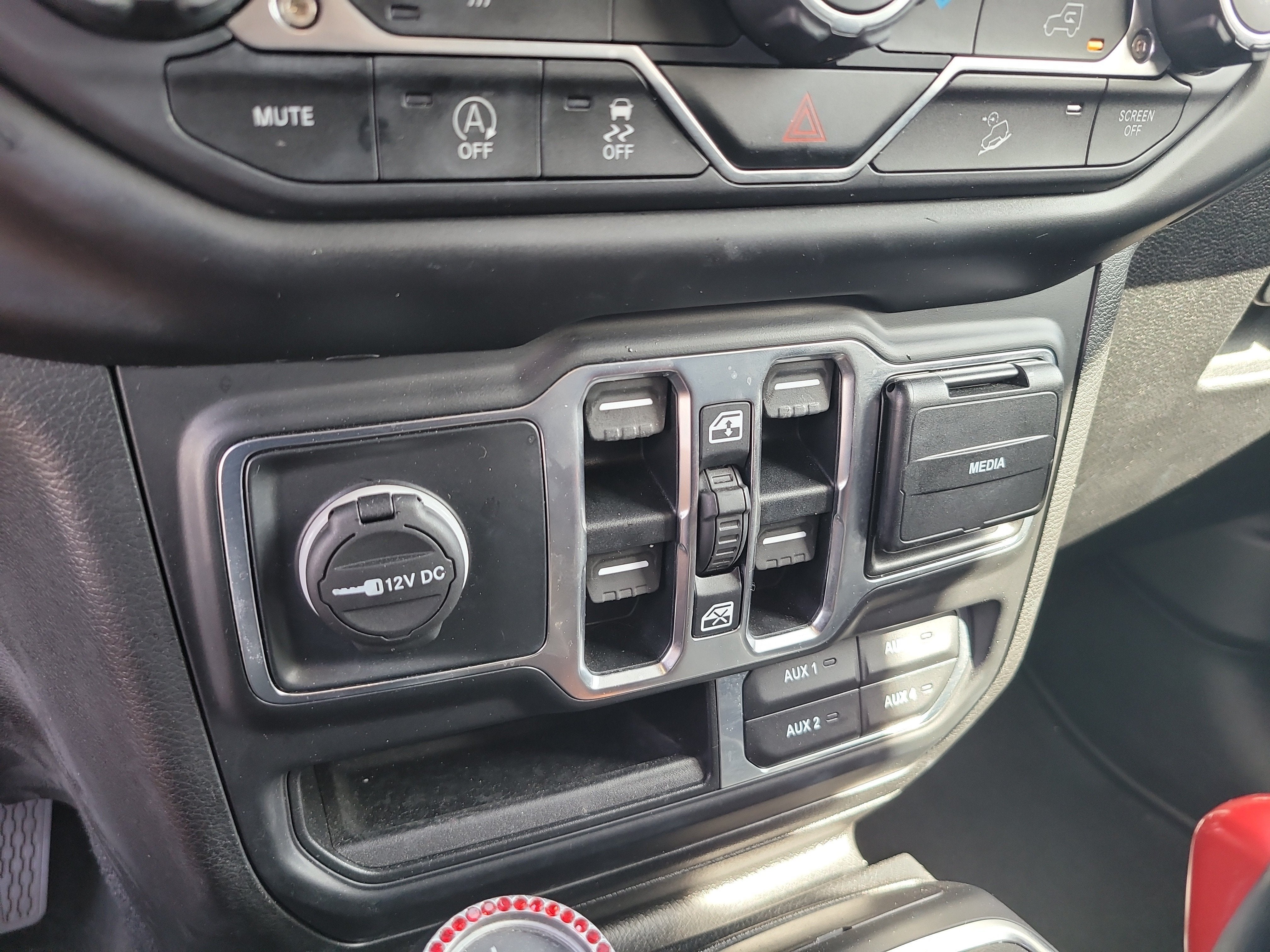 2020 Jeep Wrangler Unlimited Sahara Altitude