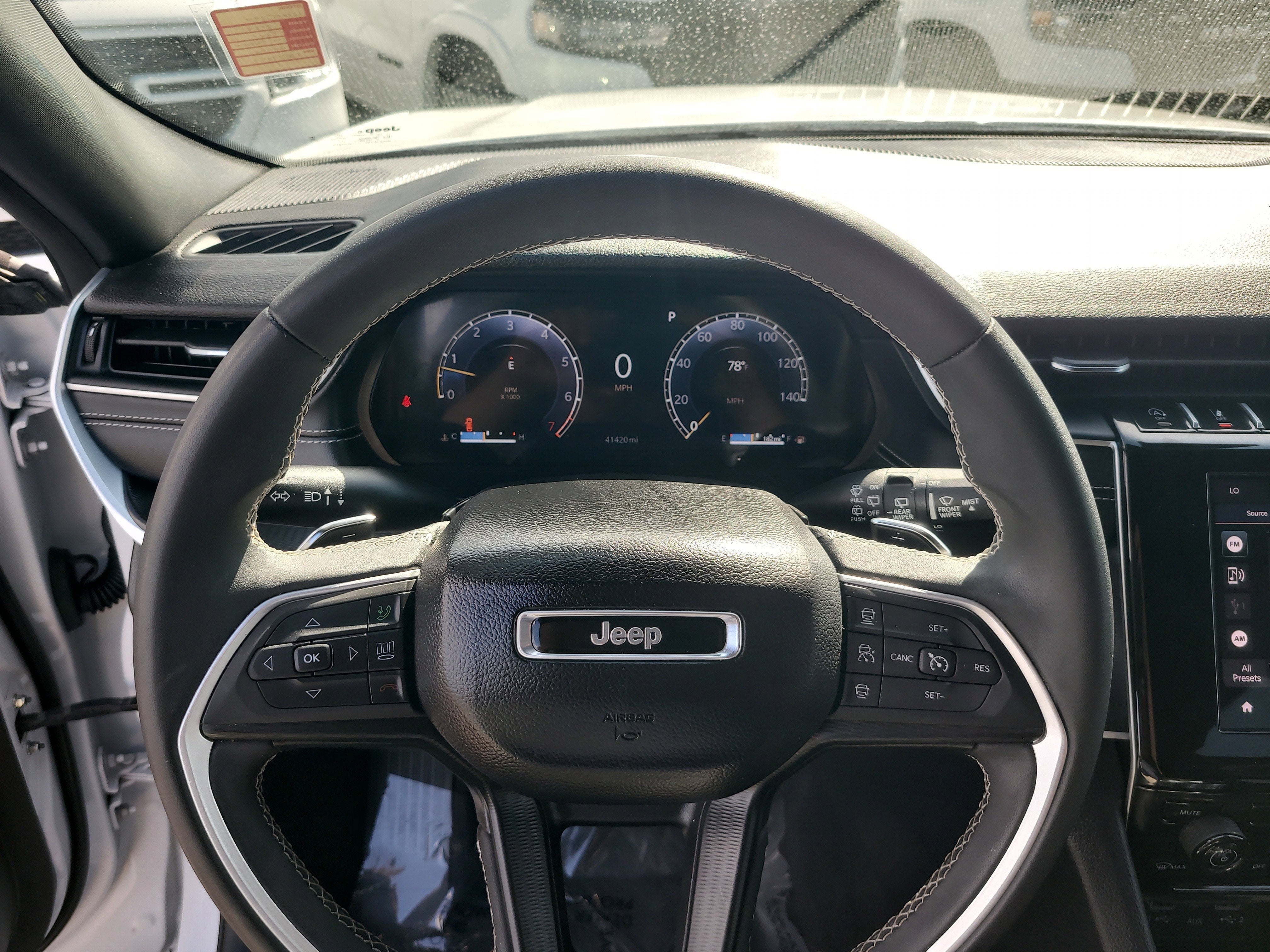 2024 Jeep Grand Cherokee L Laredo