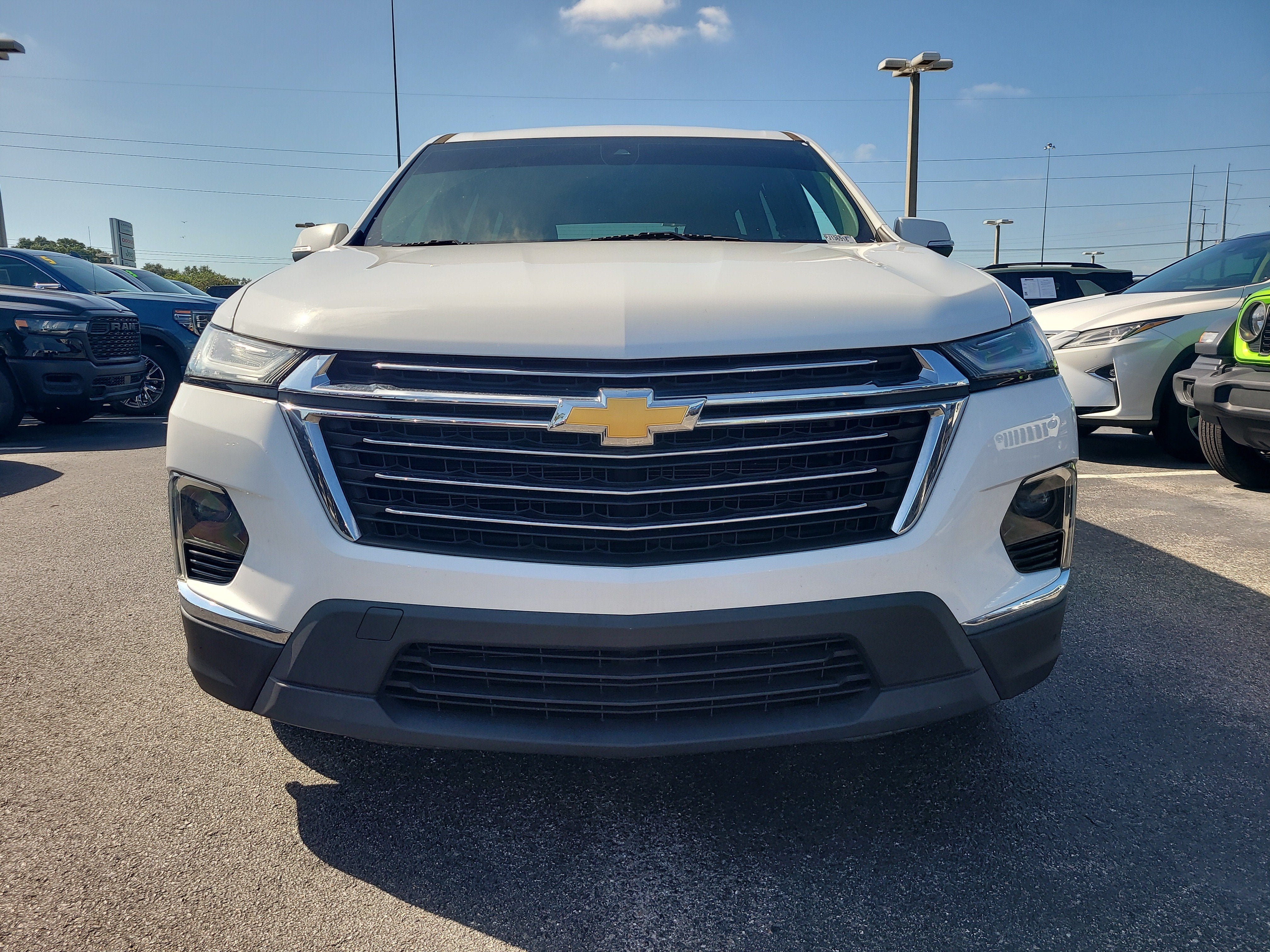 2023 Chevrolet Traverse LT Cloth