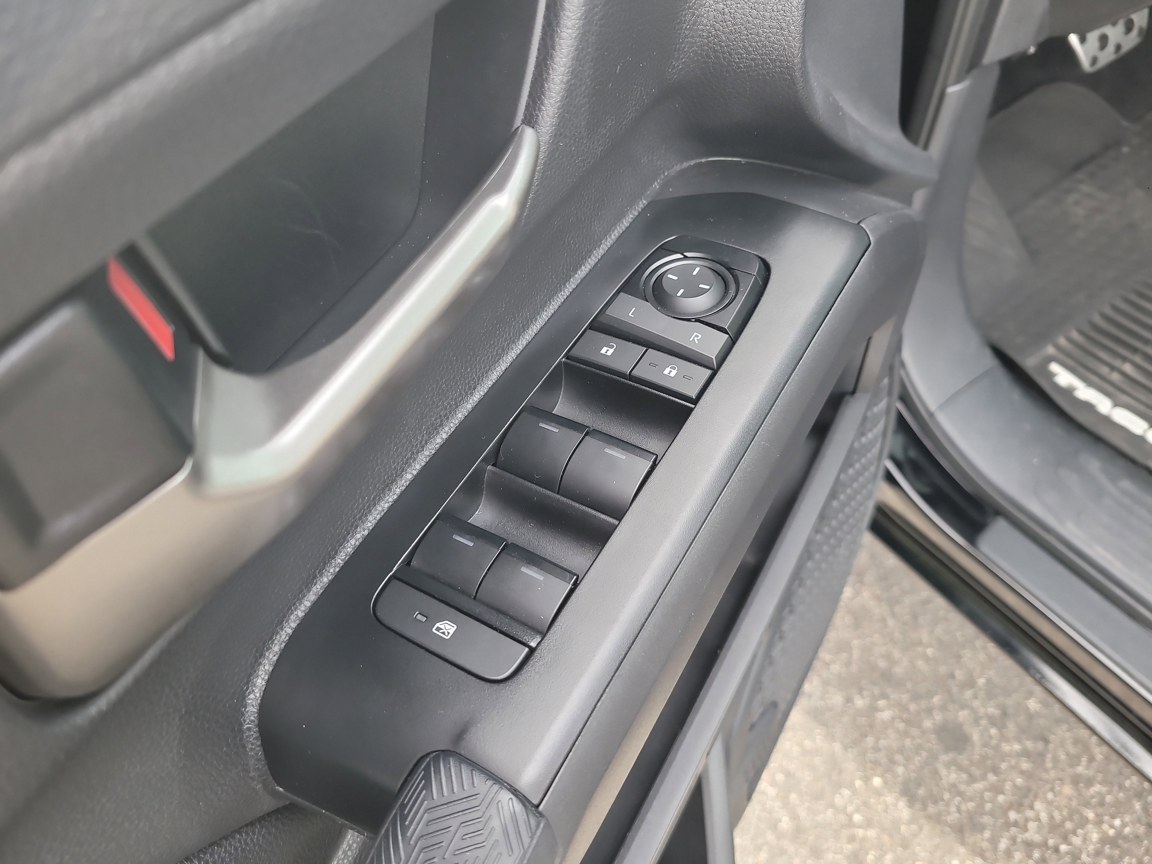 2024 Toyota Tacoma 4WD SR5