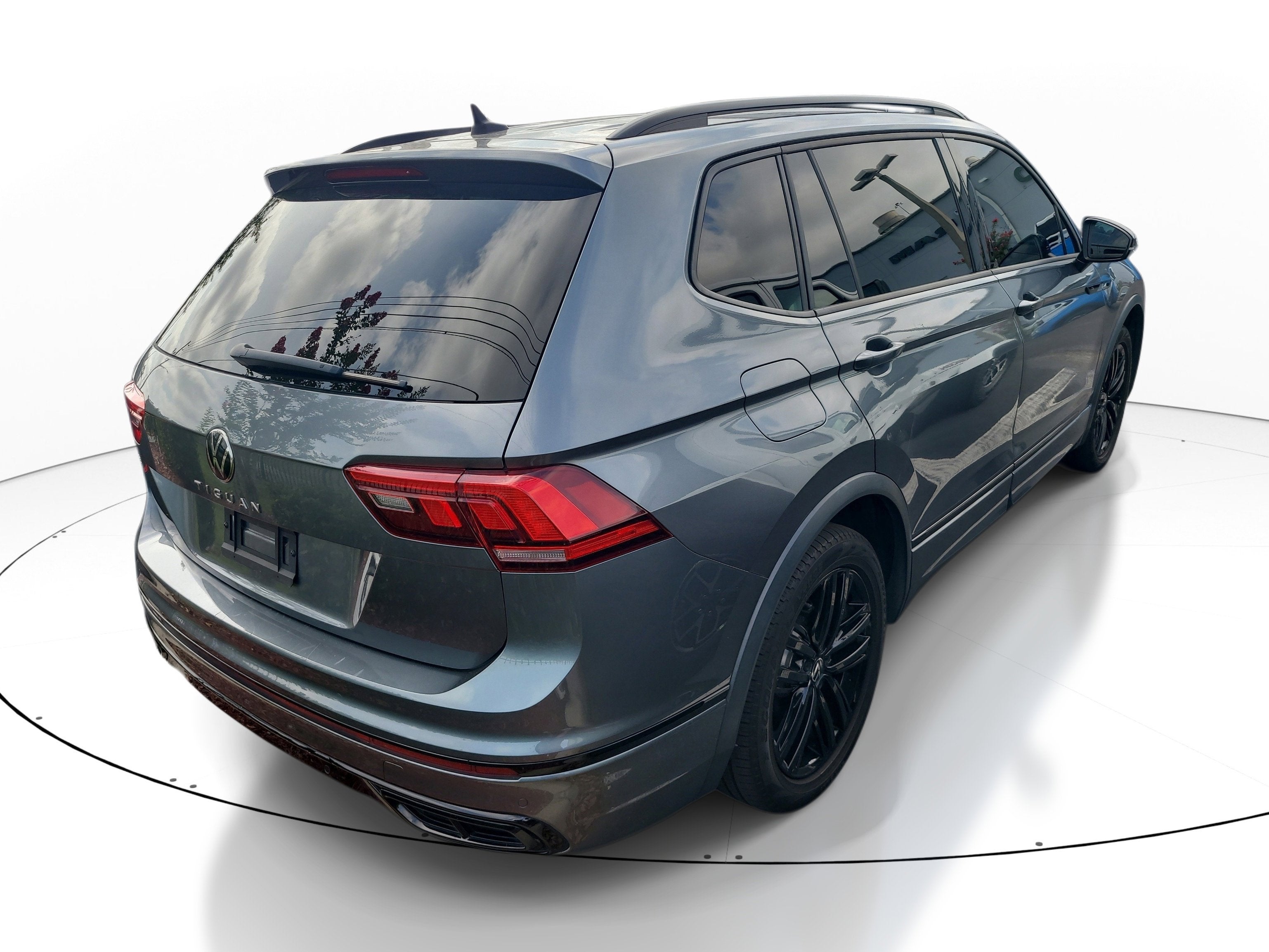 2022 Volkswagen Tiguan SE R-Line Black