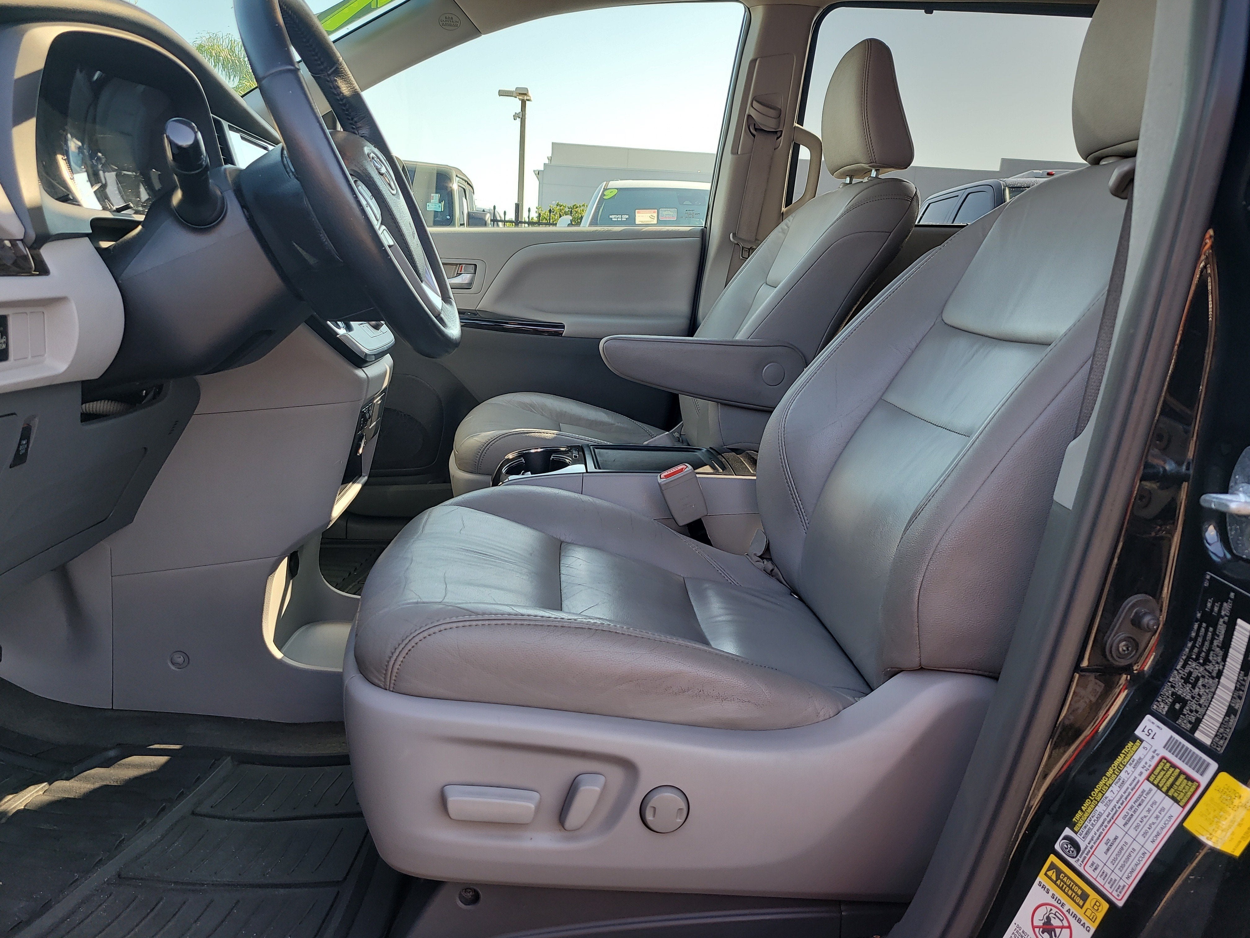 2017 Toyota Sienna XLE