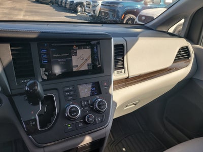 2017 Toyota Sienna XLE