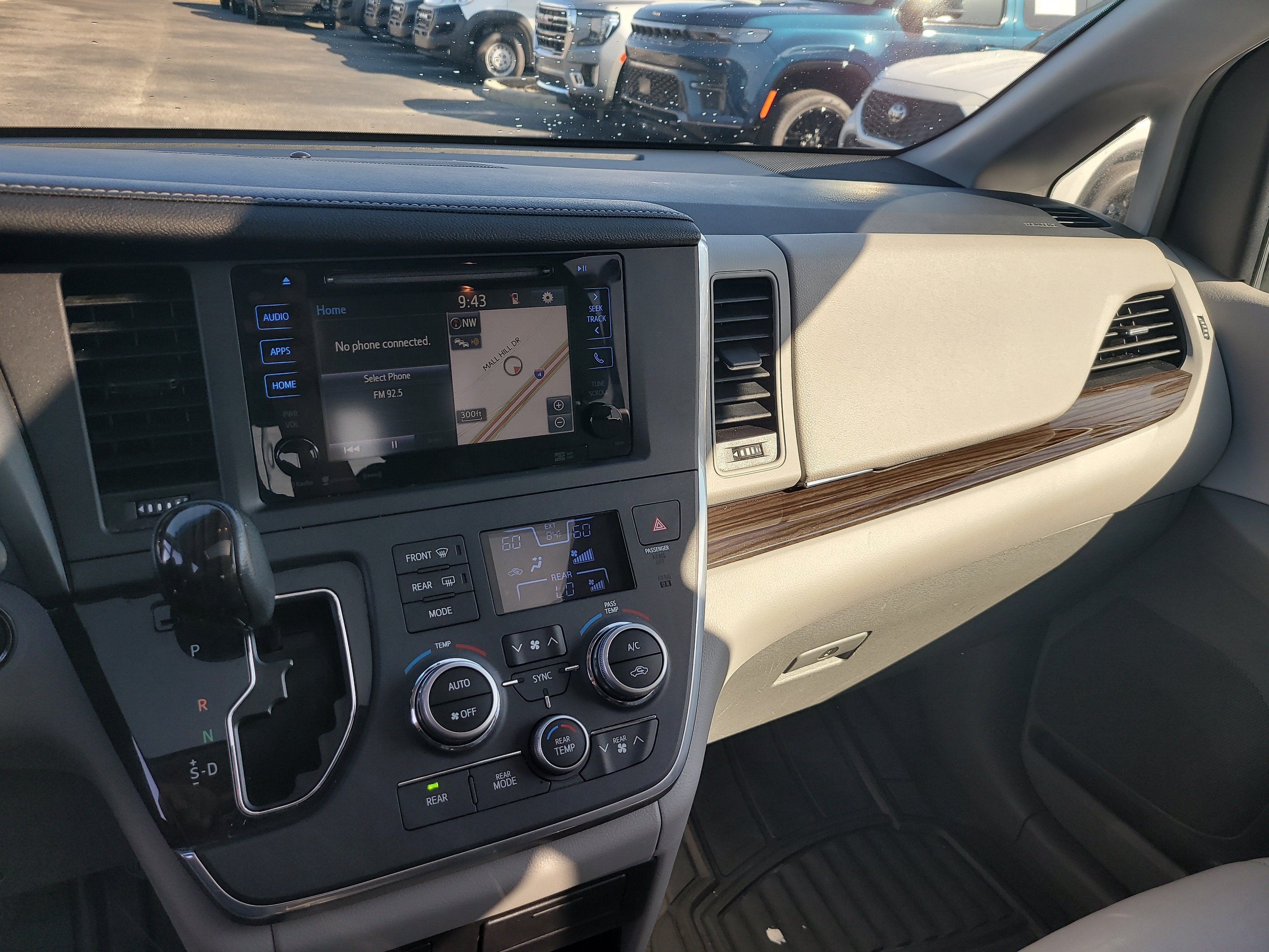 2017 Toyota Sienna XLE