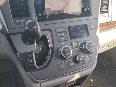 2017 Toyota Sienna XLE