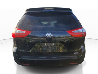 2017 Toyota Sienna XLE