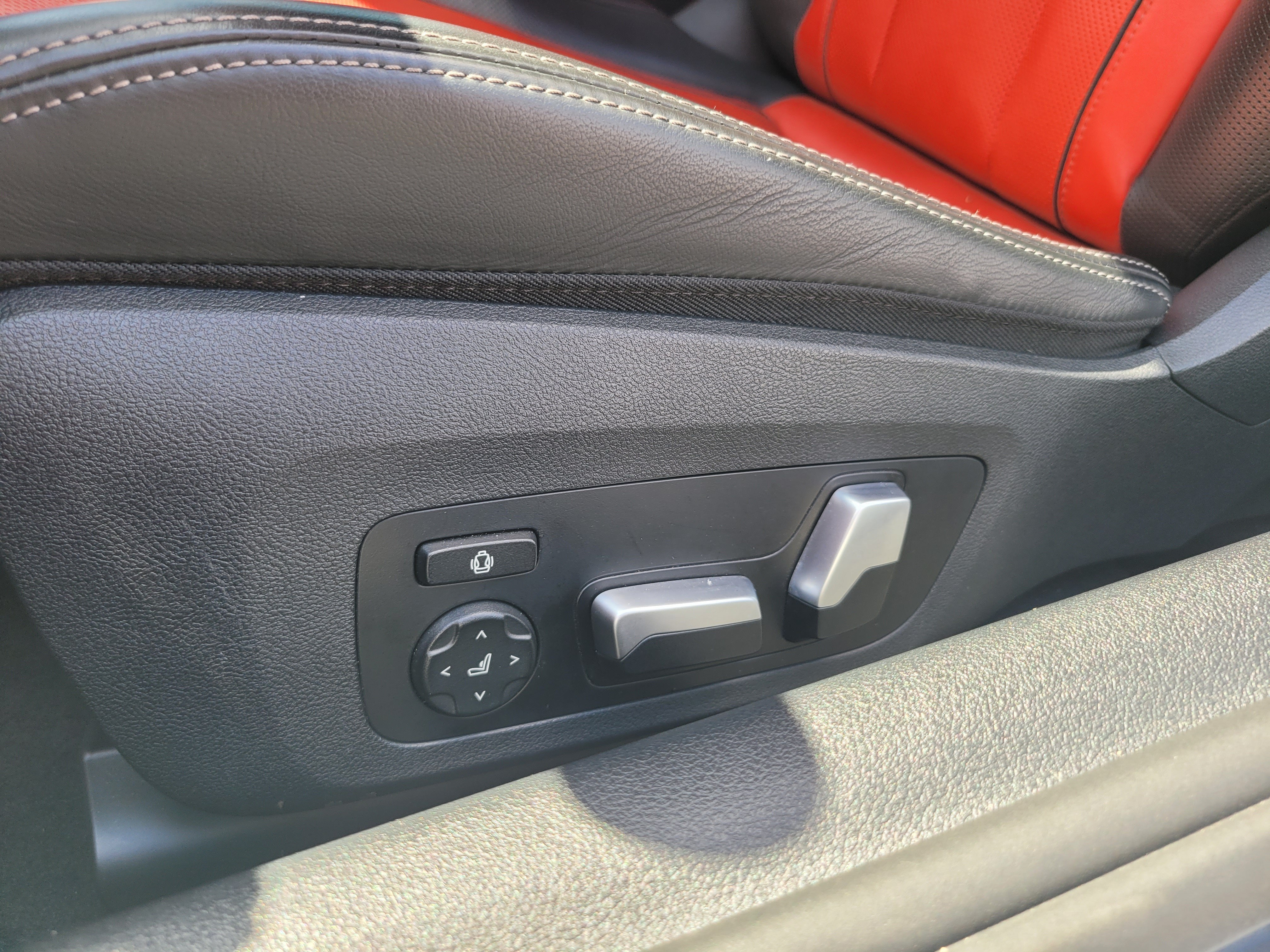 2025 BMW 8 Series 840i