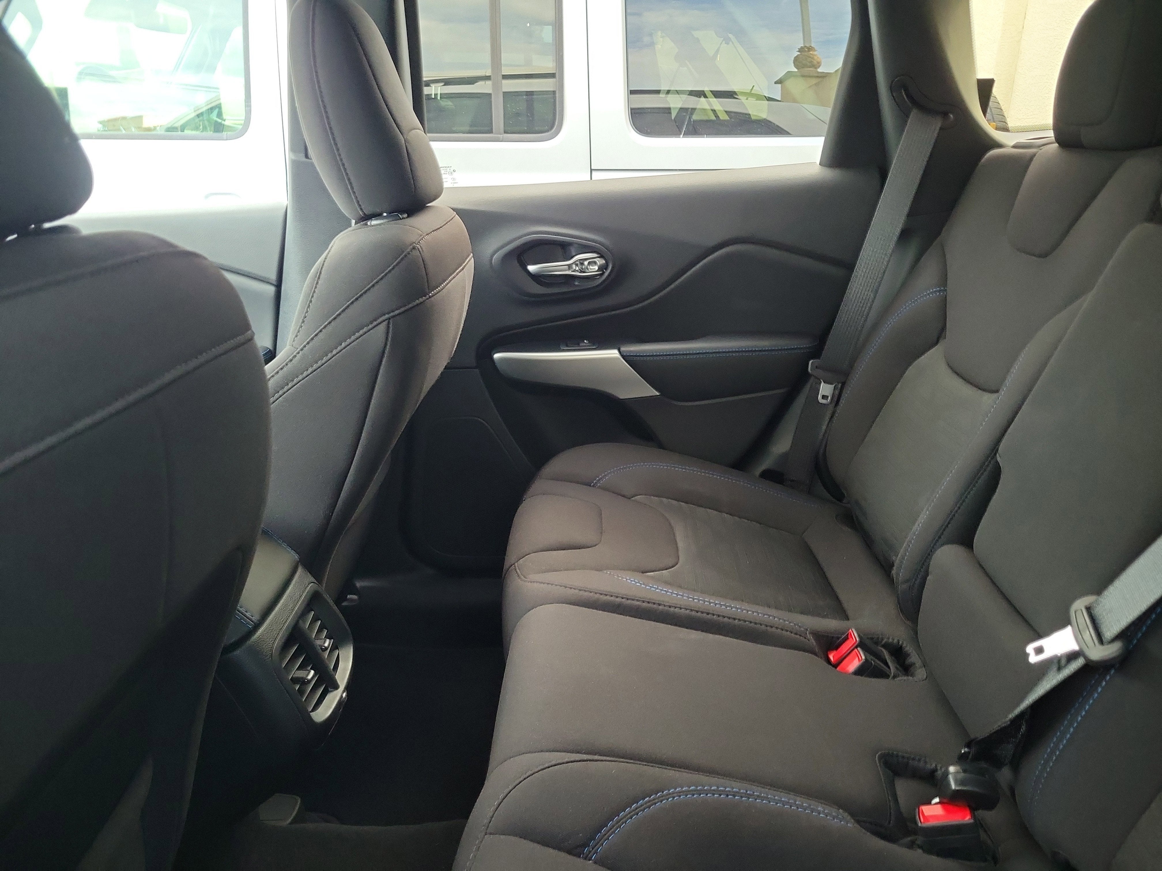2019 Jeep Cherokee Upland