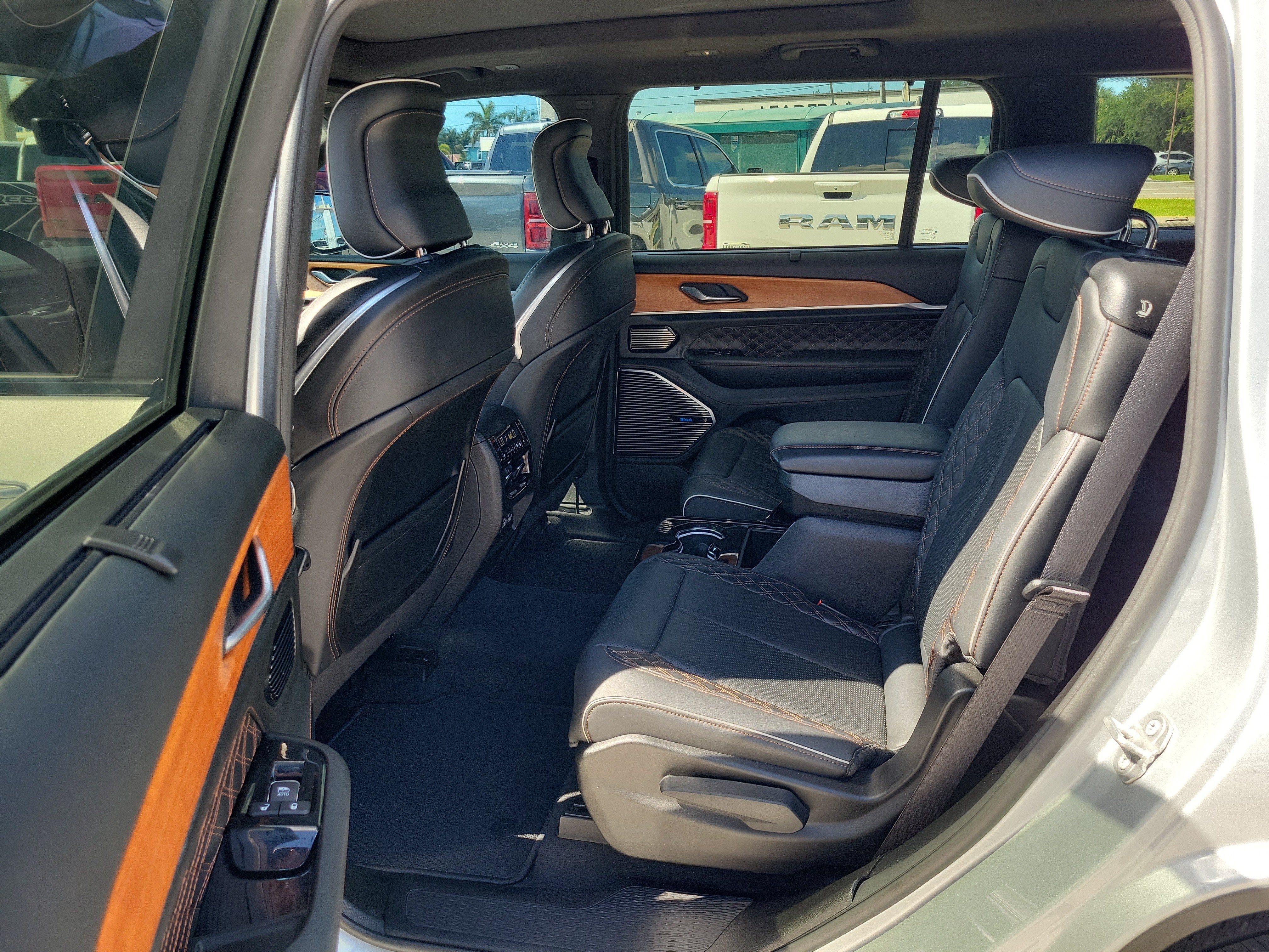 2022 Jeep Grand Cherokee L Summit Reserve