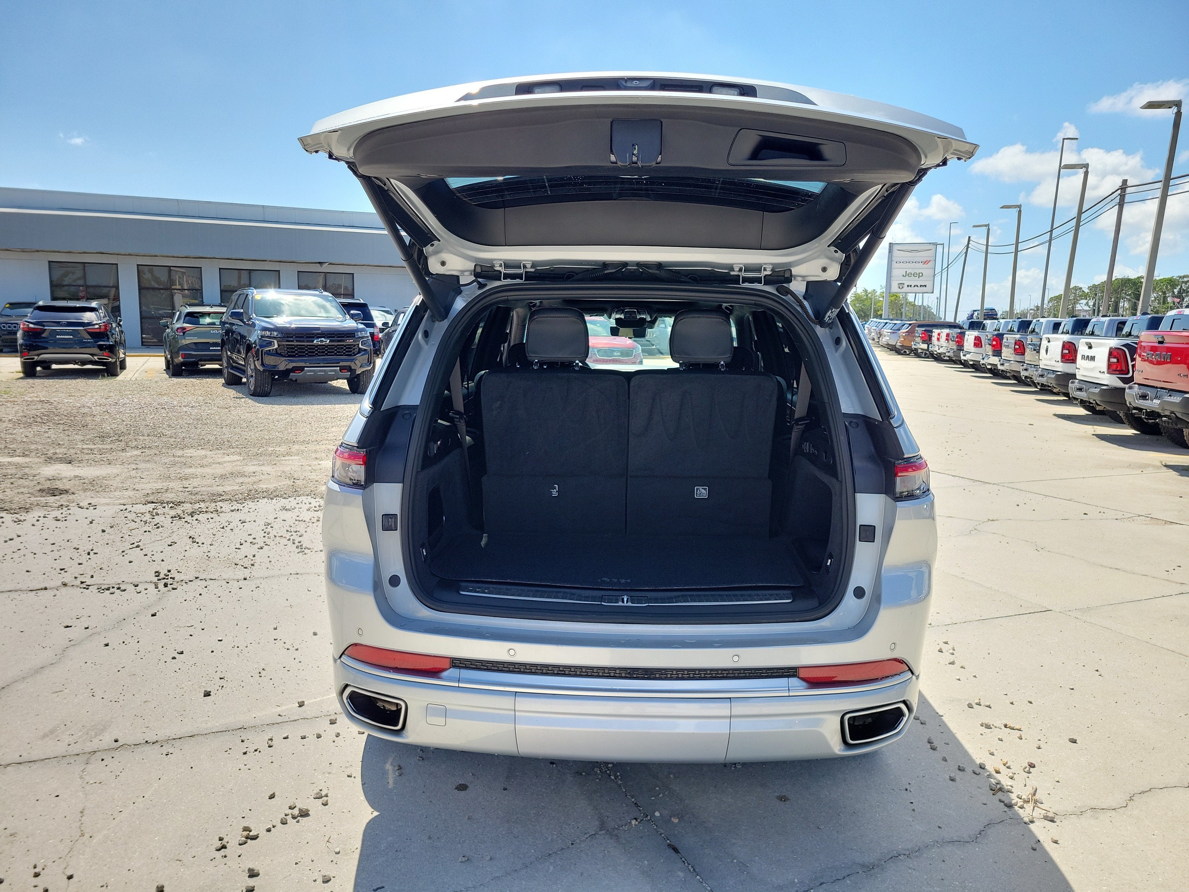 2022 Jeep Grand Cherokee L Summit Reserve