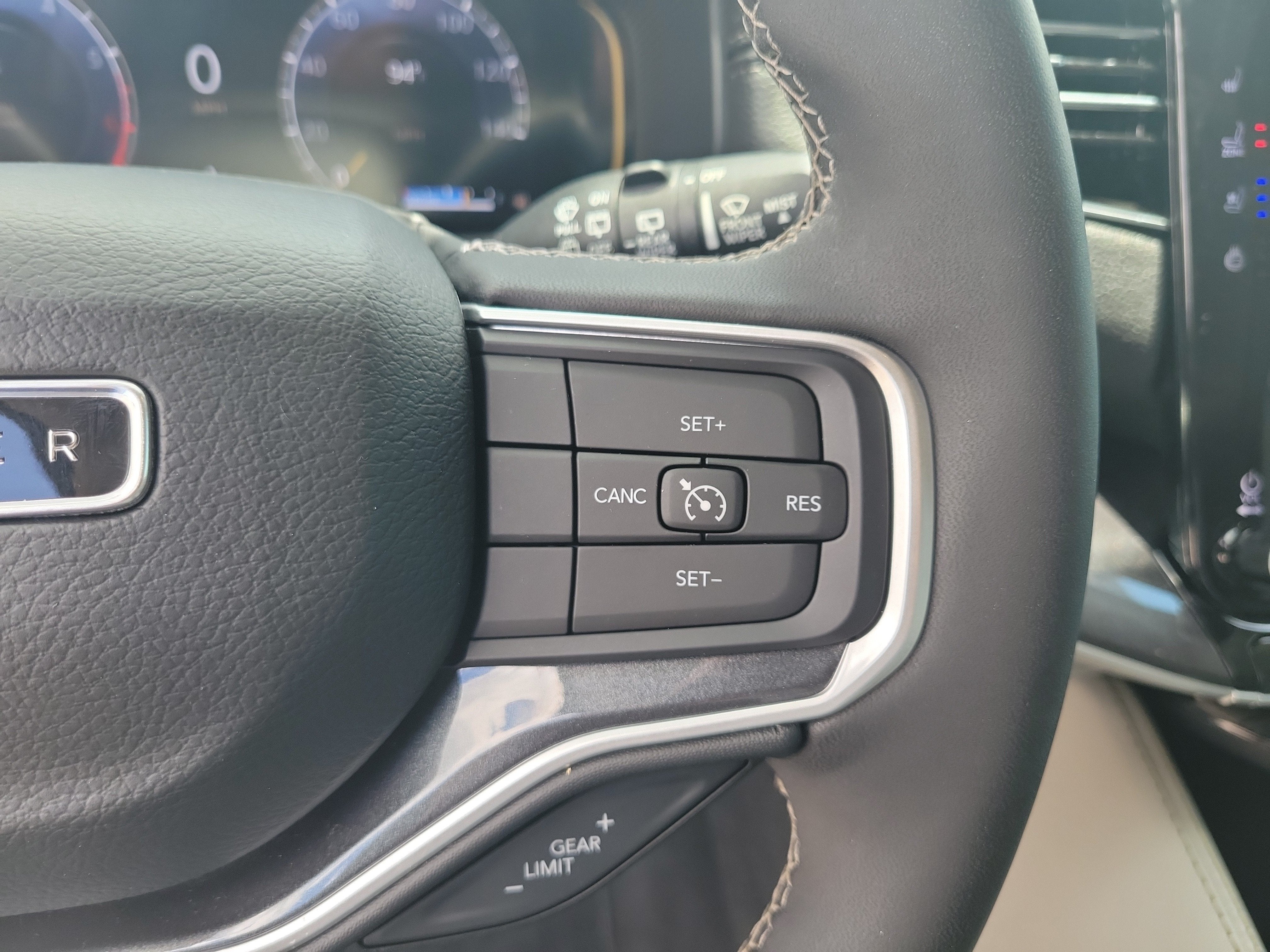2024 Jeep Wagoneer Base