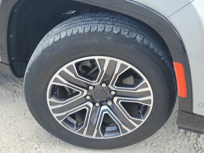 2024 Jeep Wagoneer Base