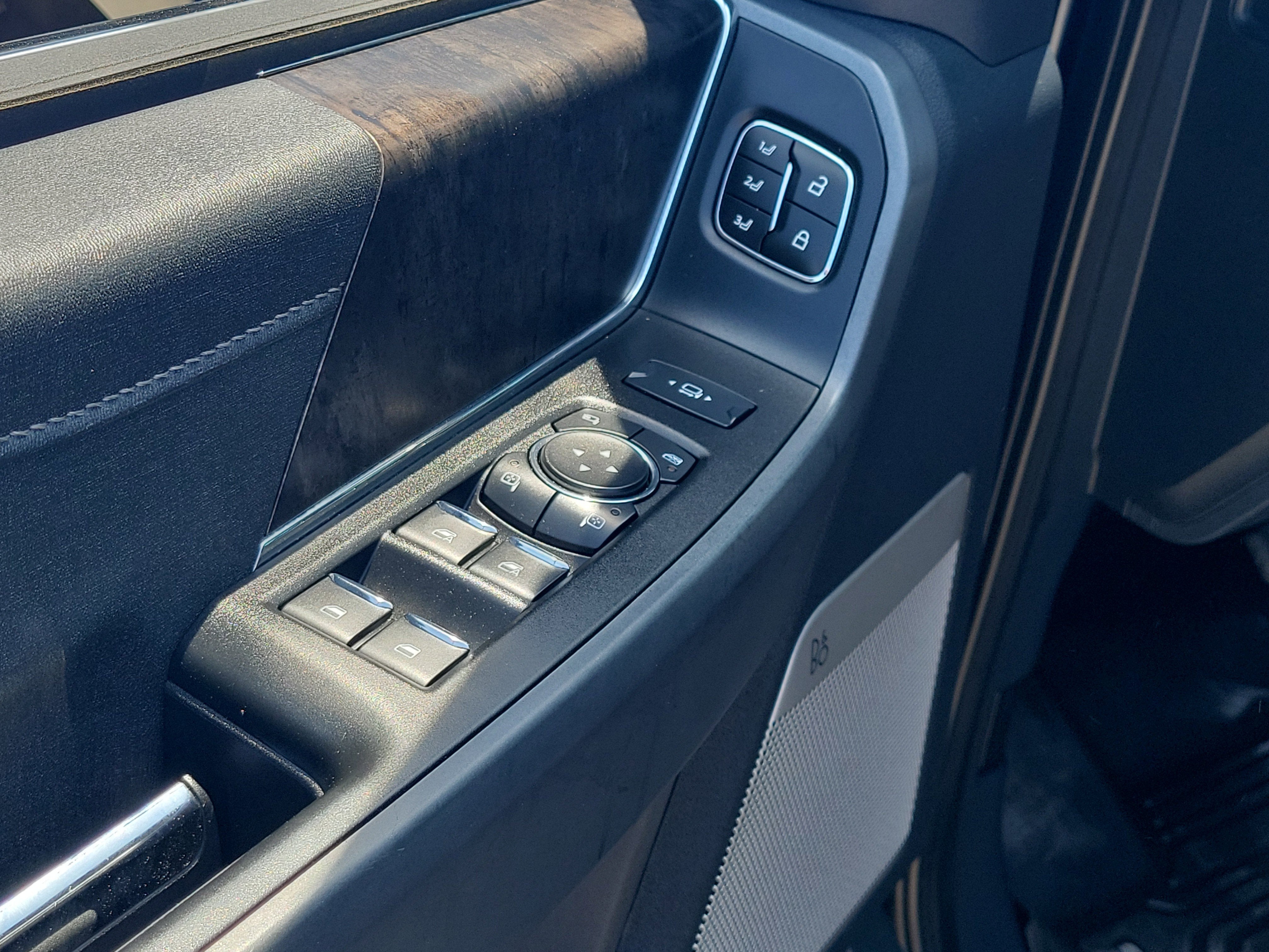 2023 Ford Super Duty F-250 SRW LARIAT