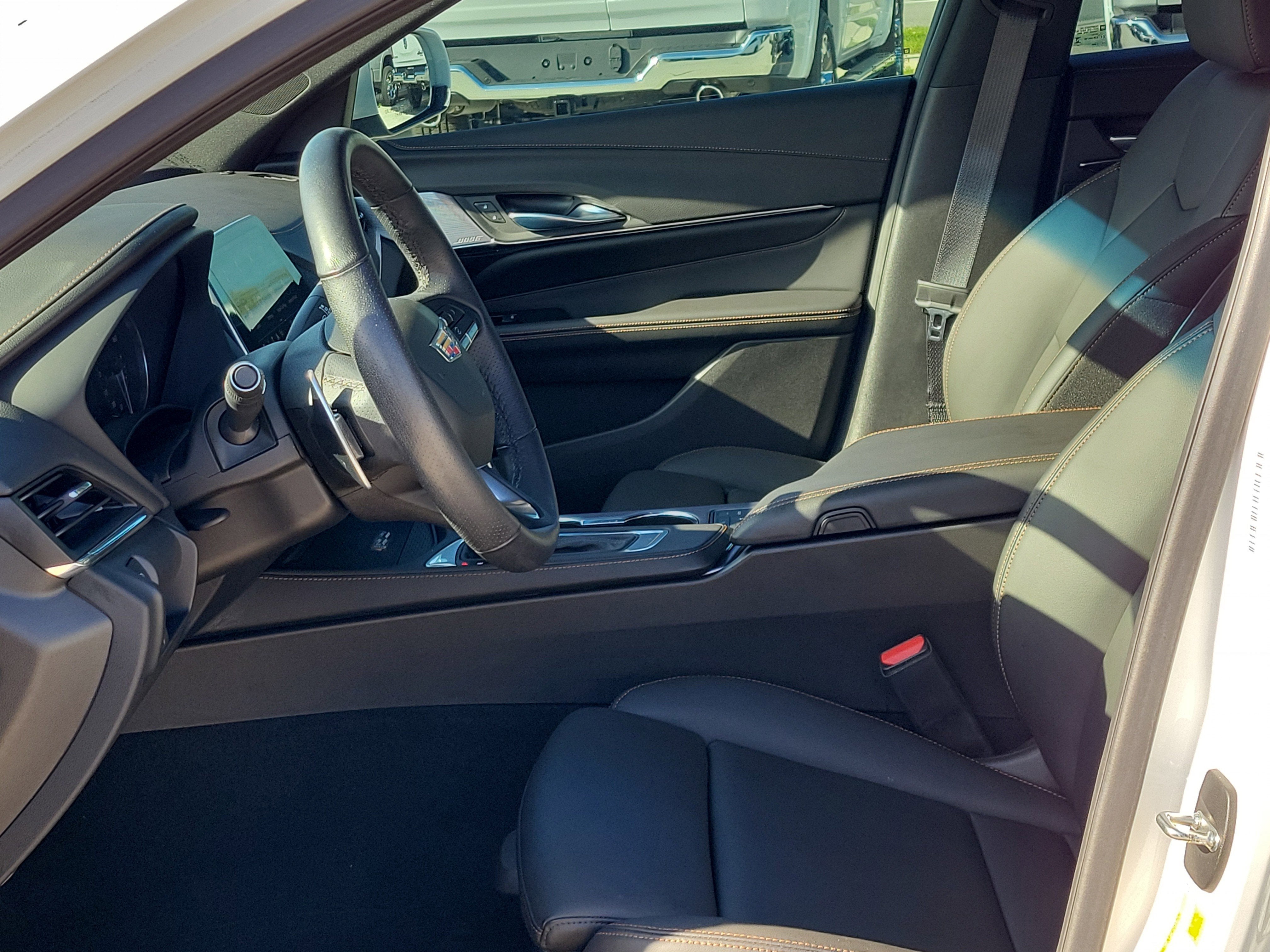 2024 Cadillac CT4Ilook Sport